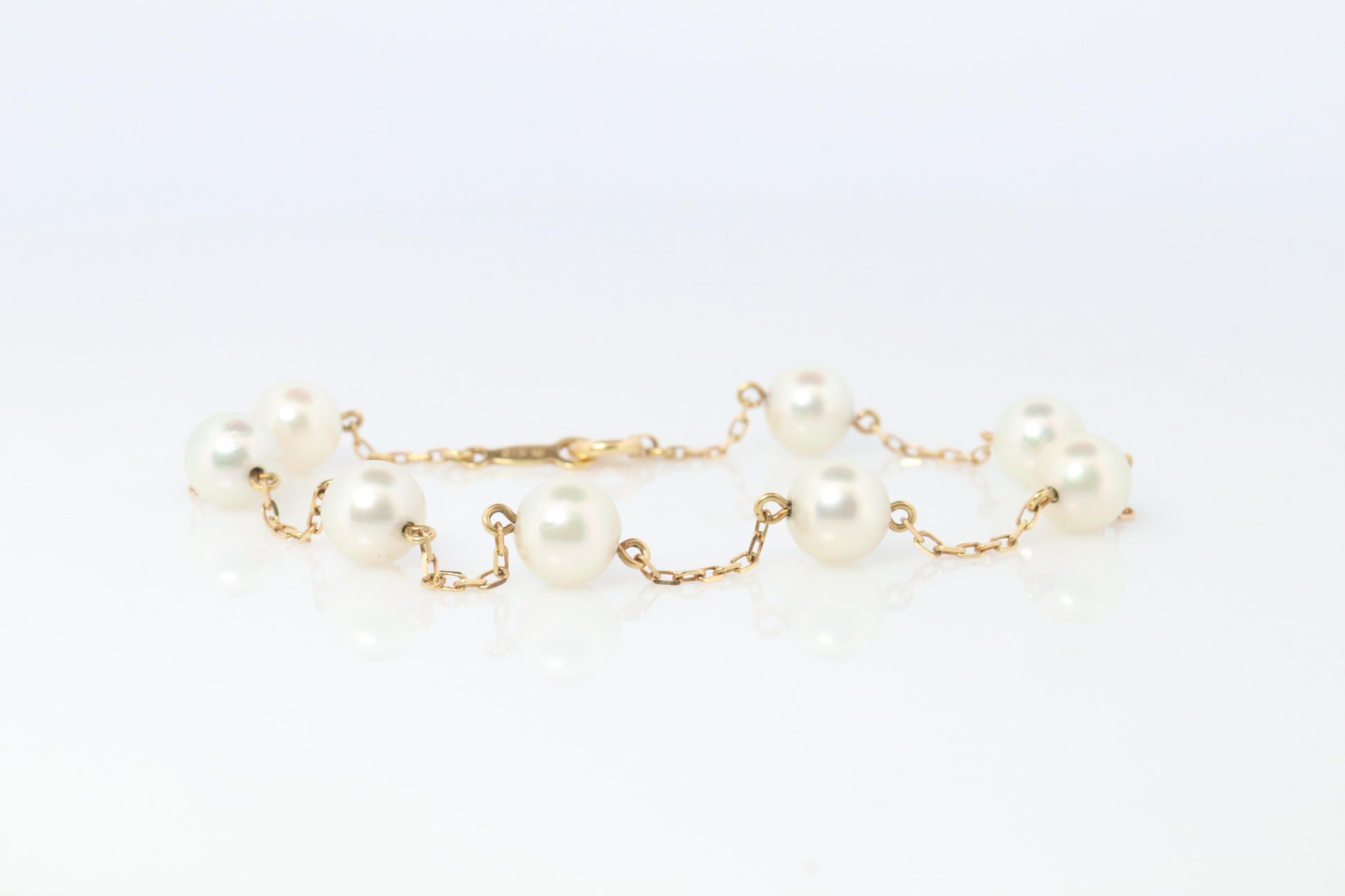 Mikimoto Bracelet. Vintage 18k Gold Mikimoto Pearl Station Bracelet Dainty.