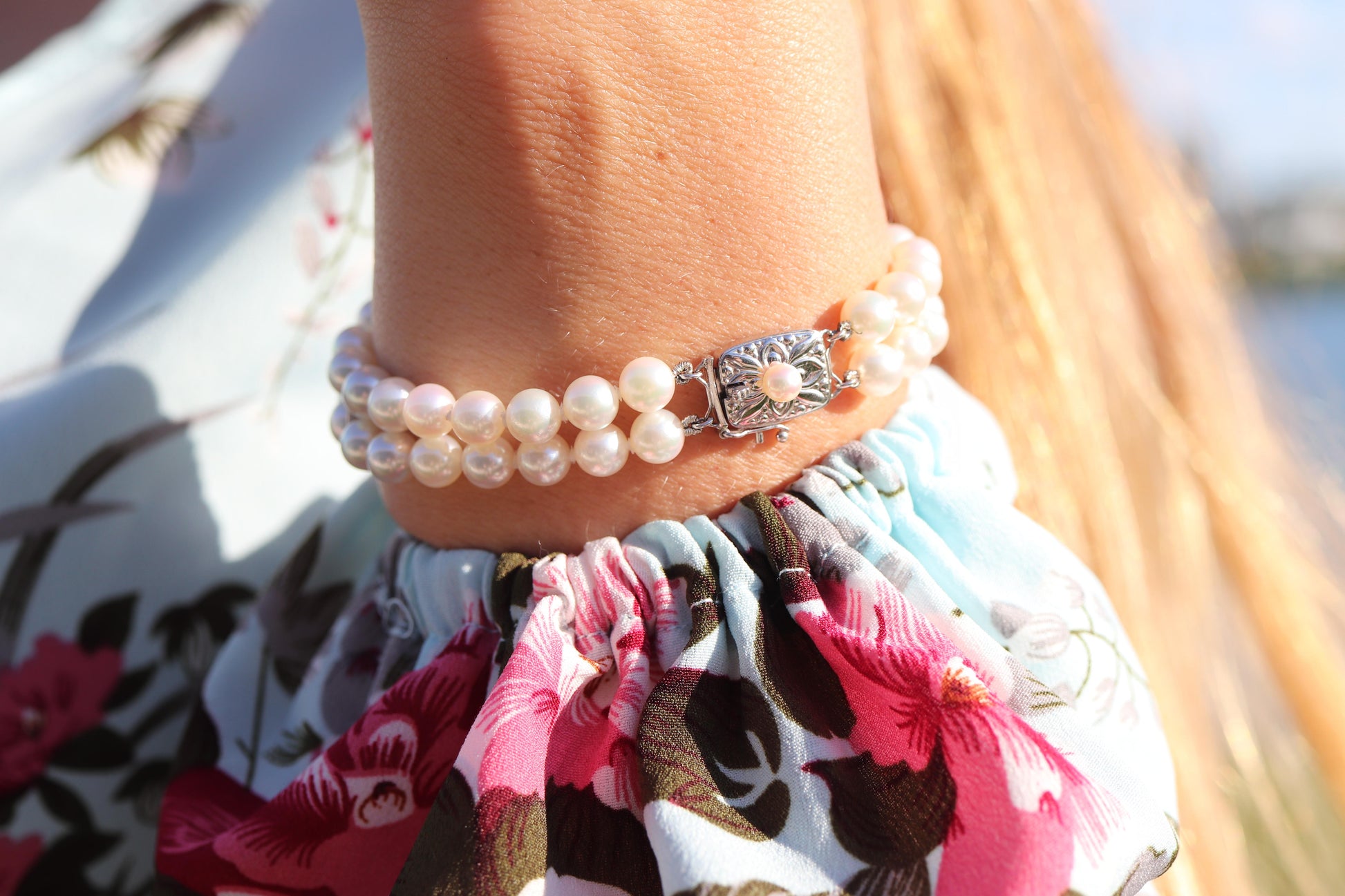 Mikimoto Bracelet. Vintage 18k Gold Mikimoto Pearl Double Strand Bracelet.