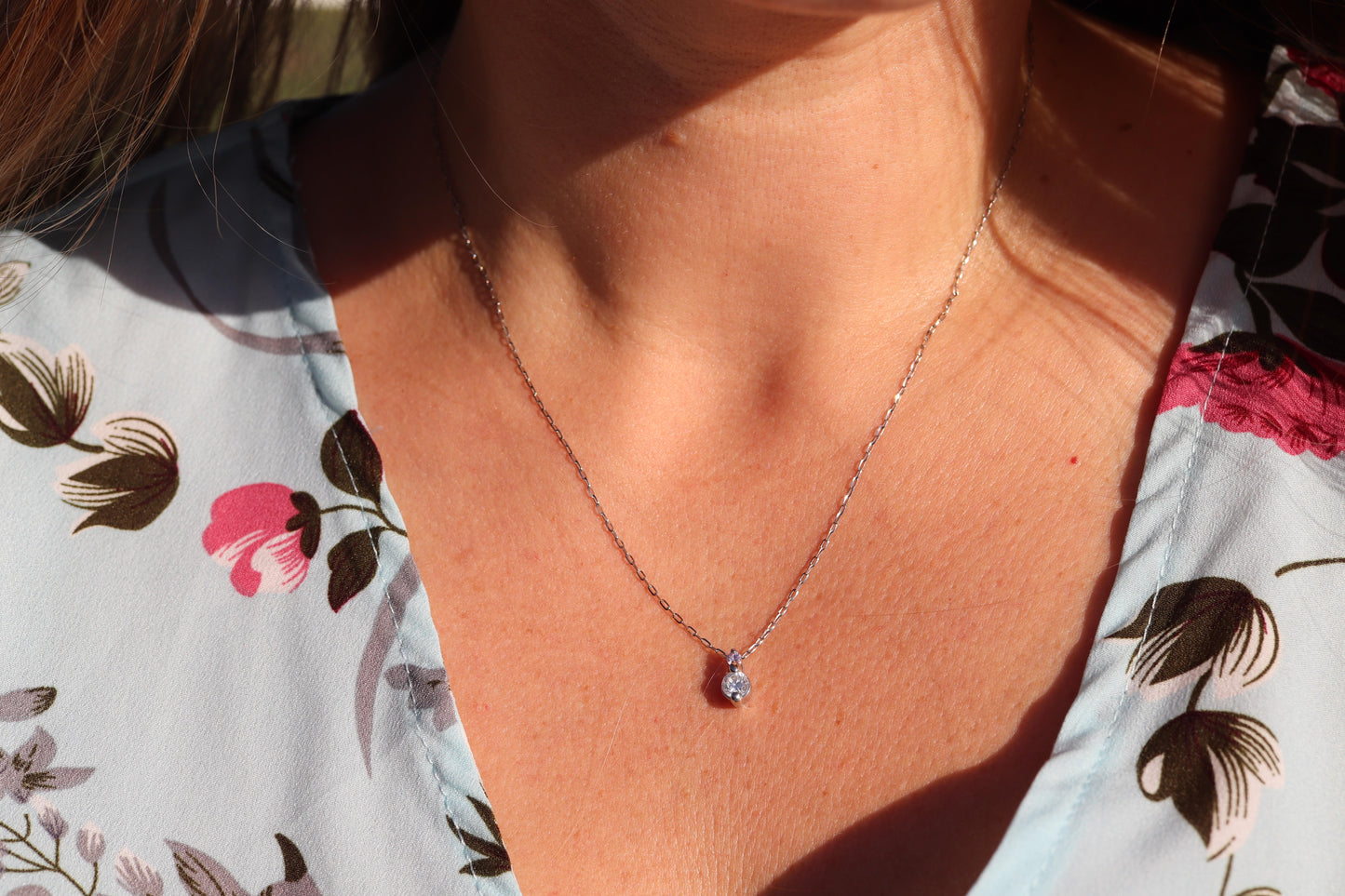 Large PT900 Diamond and Pink accent Pendant. Platinum Pt900 rolo necklace.