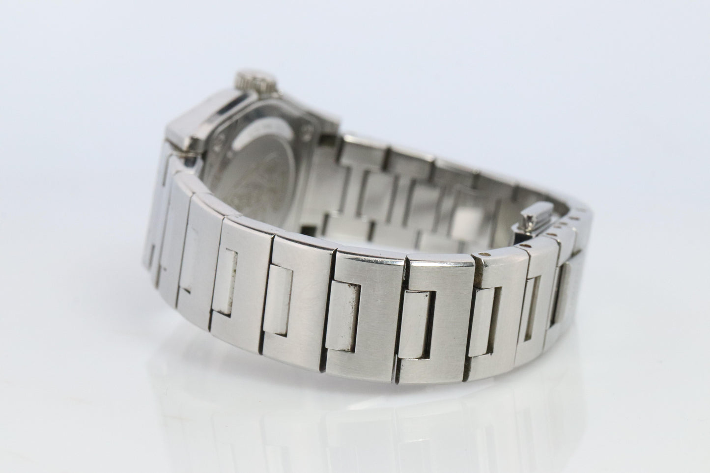 GUCCI Quartz 115.5 Watch. Gucci Pantheon Round 27mm Ladies.