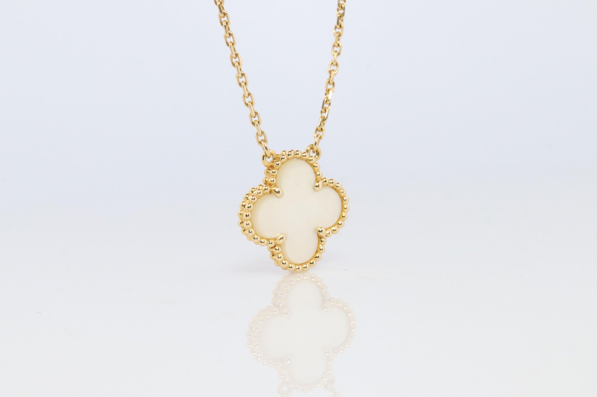 Van Cleef Arpels Alhambra Necklace . Genuine VCA 18k YG Vintage Shell Pendant