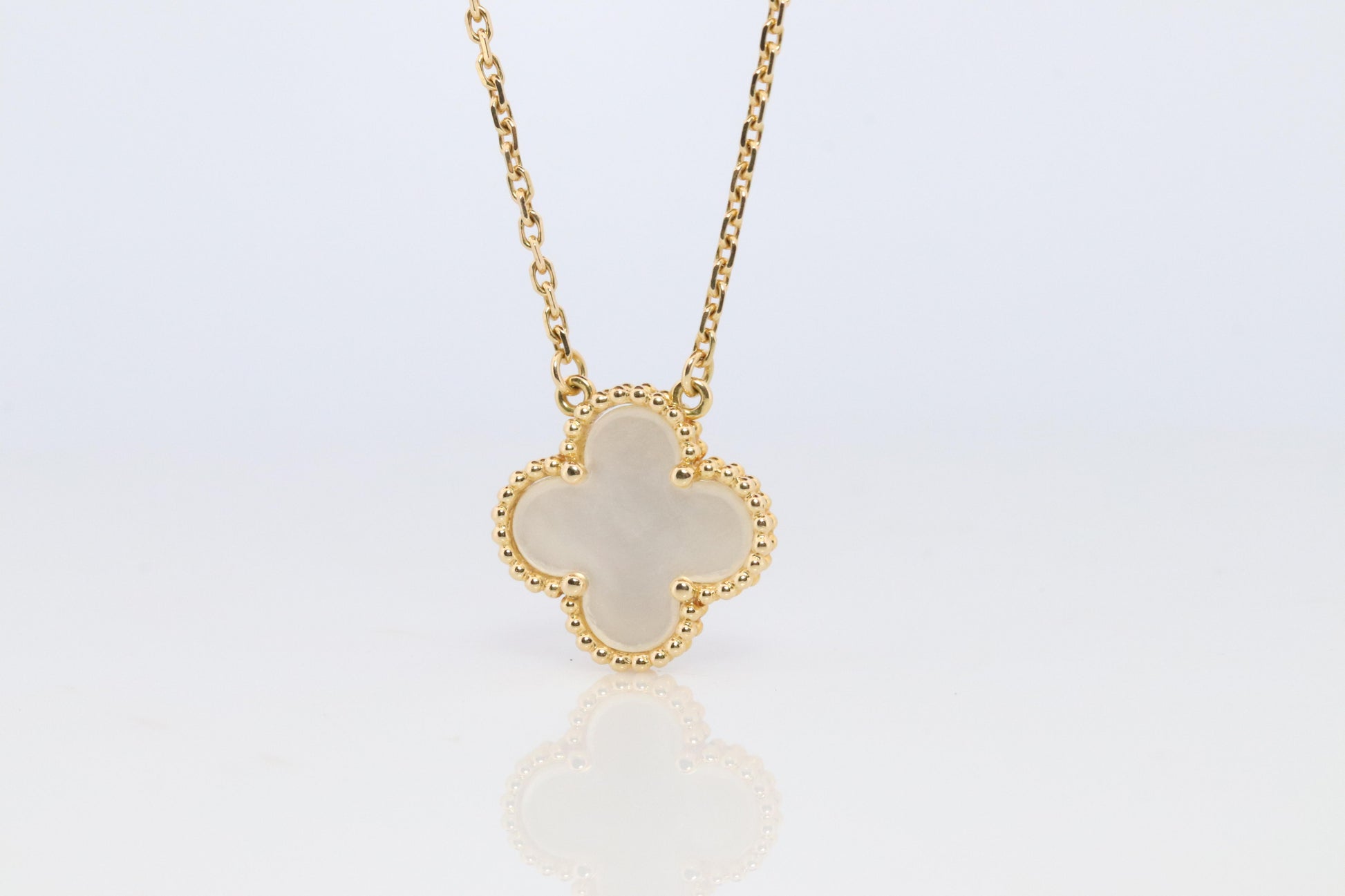 Van Cleef Arpels Alhambra Necklace . Genuine VCA 18k YG Vintage Shell Pendant