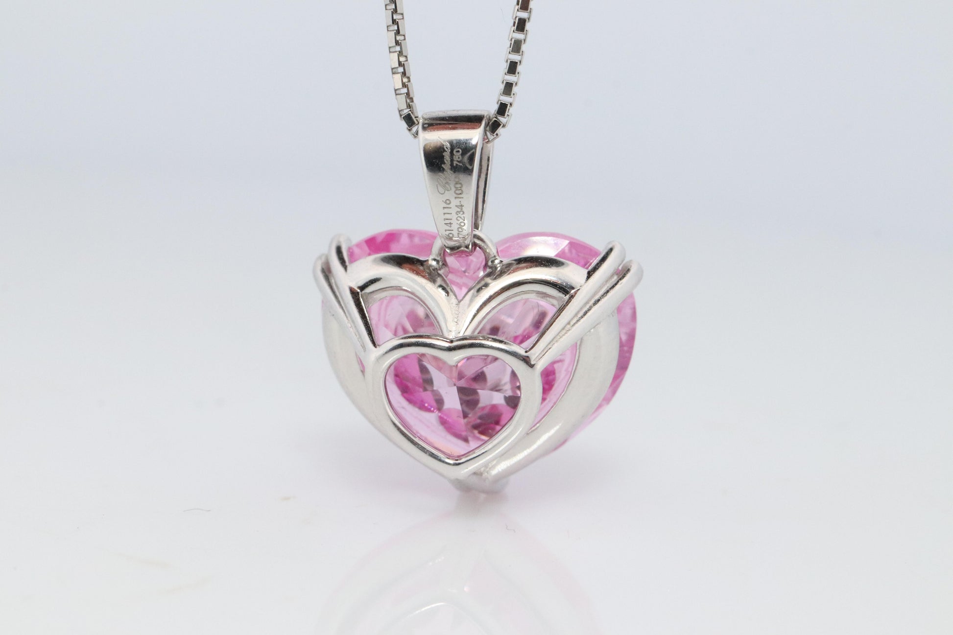18k Chopard Happy Diamond Heart Pendant. So Happy Chopard Necklace