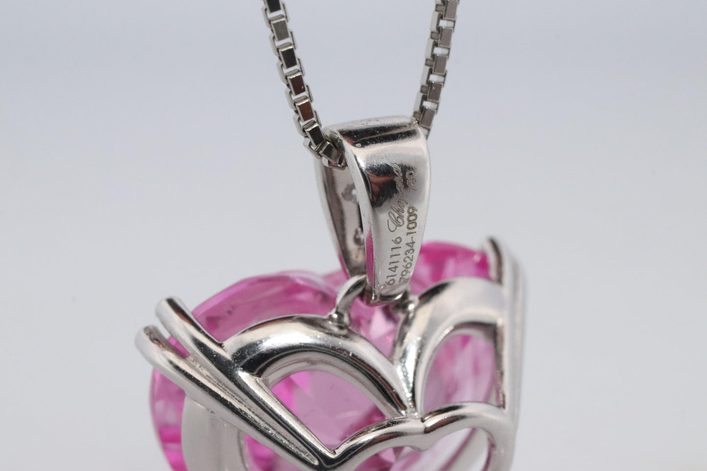 18k Chopard Happy Diamond Heart Pendant. So Happy Chopard Necklace