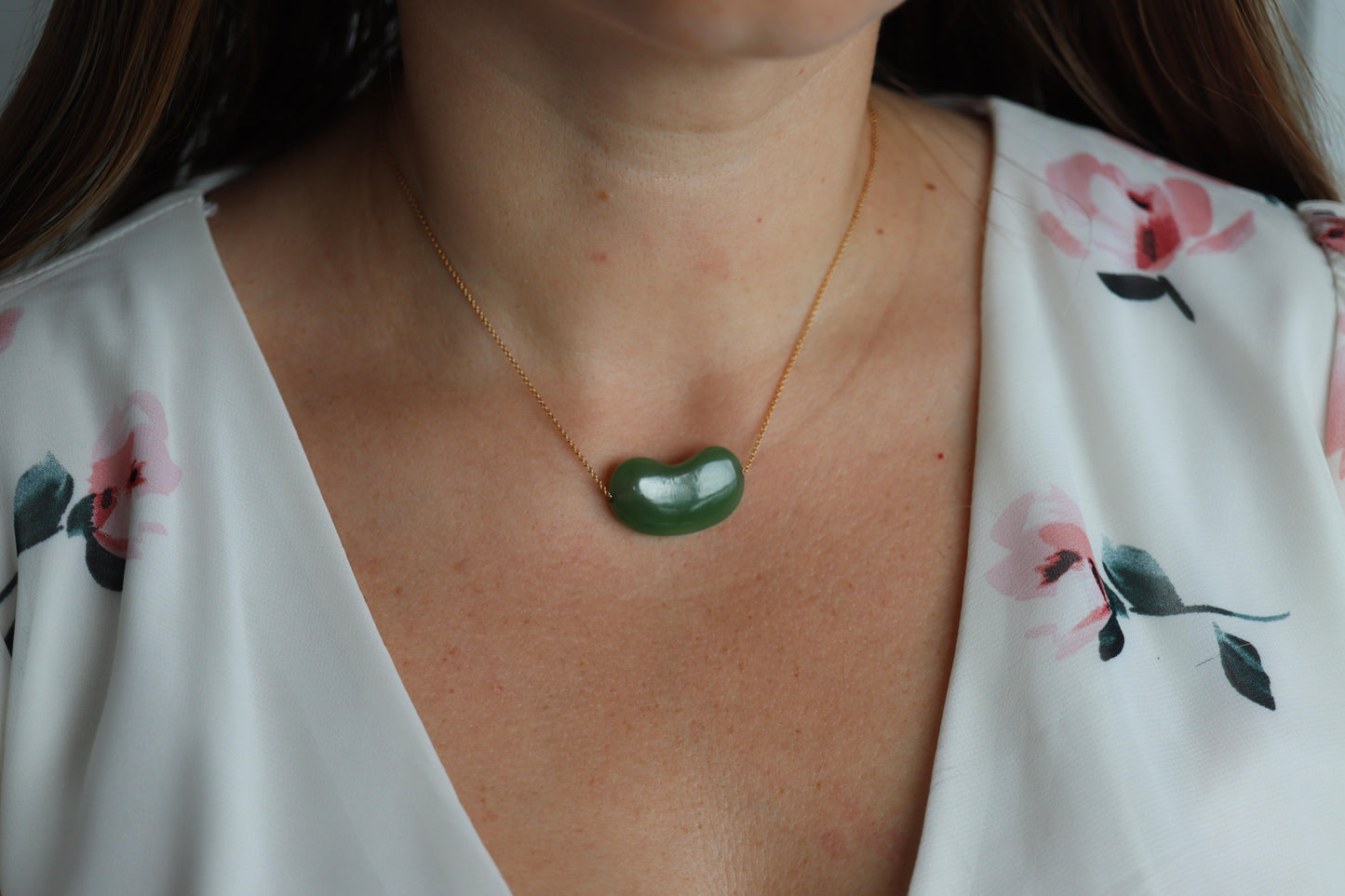 Tiffany & Co. Jade 18k Gold Chain and Bean Pendant Necklace. Nephrite Jade Bean