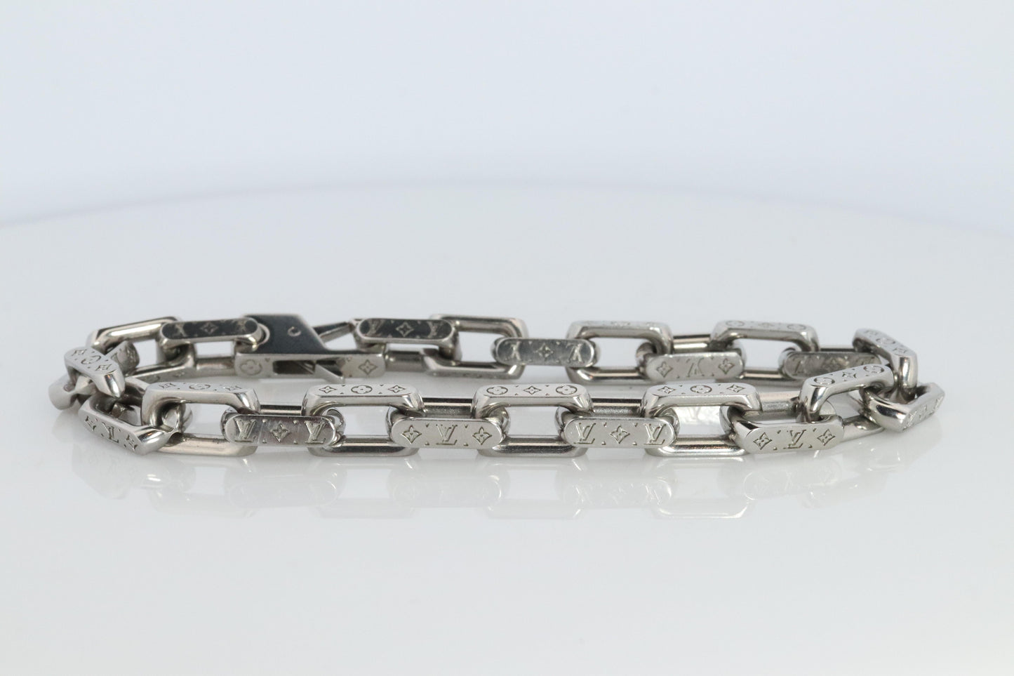 Louis Vuitton Bracelet. LV Collier Monogram Box Chain Bracelet.