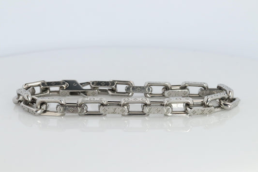 Louis Vuitton Bracelet. LV Collier Monogram Box Chain Bracelet.