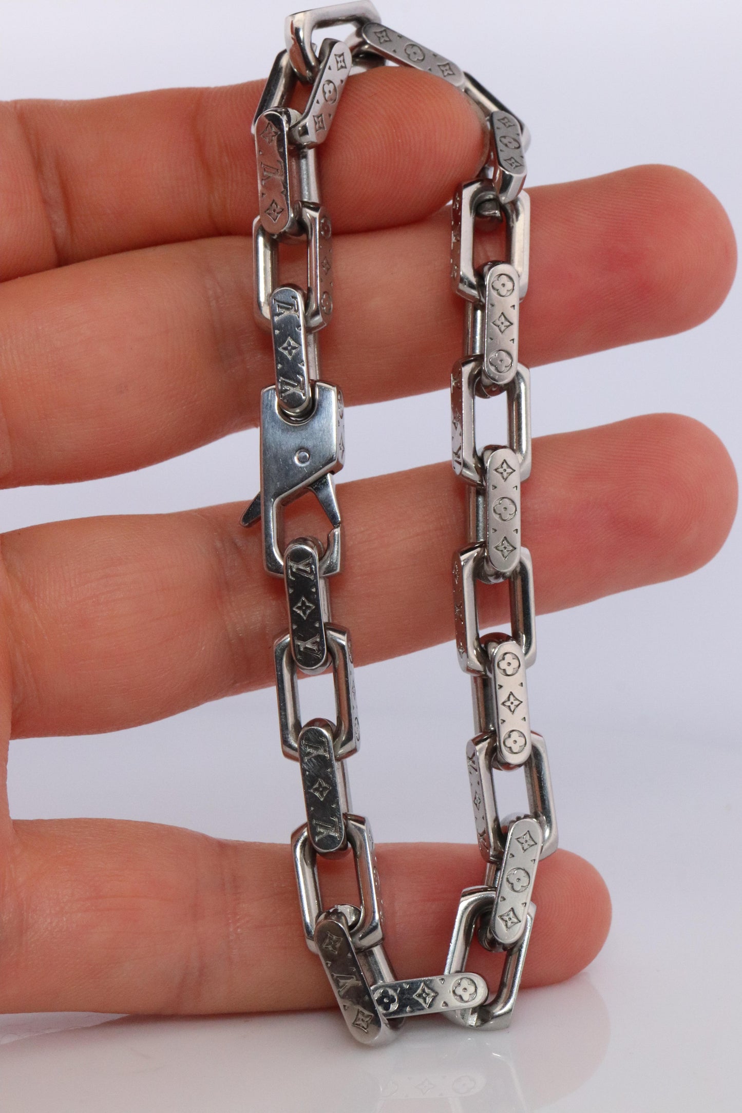 Louis Vuitton Bracelet. LV Collier Monogram Box Chain Bracelet.