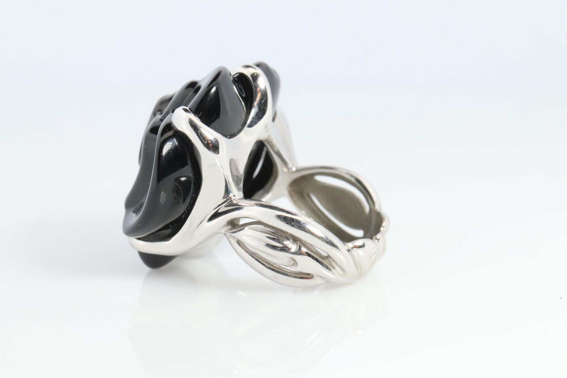 Chanel Camelia Ring. Genuine CHANEL 18k 750 Camelia Onyx Ring. Size 48.