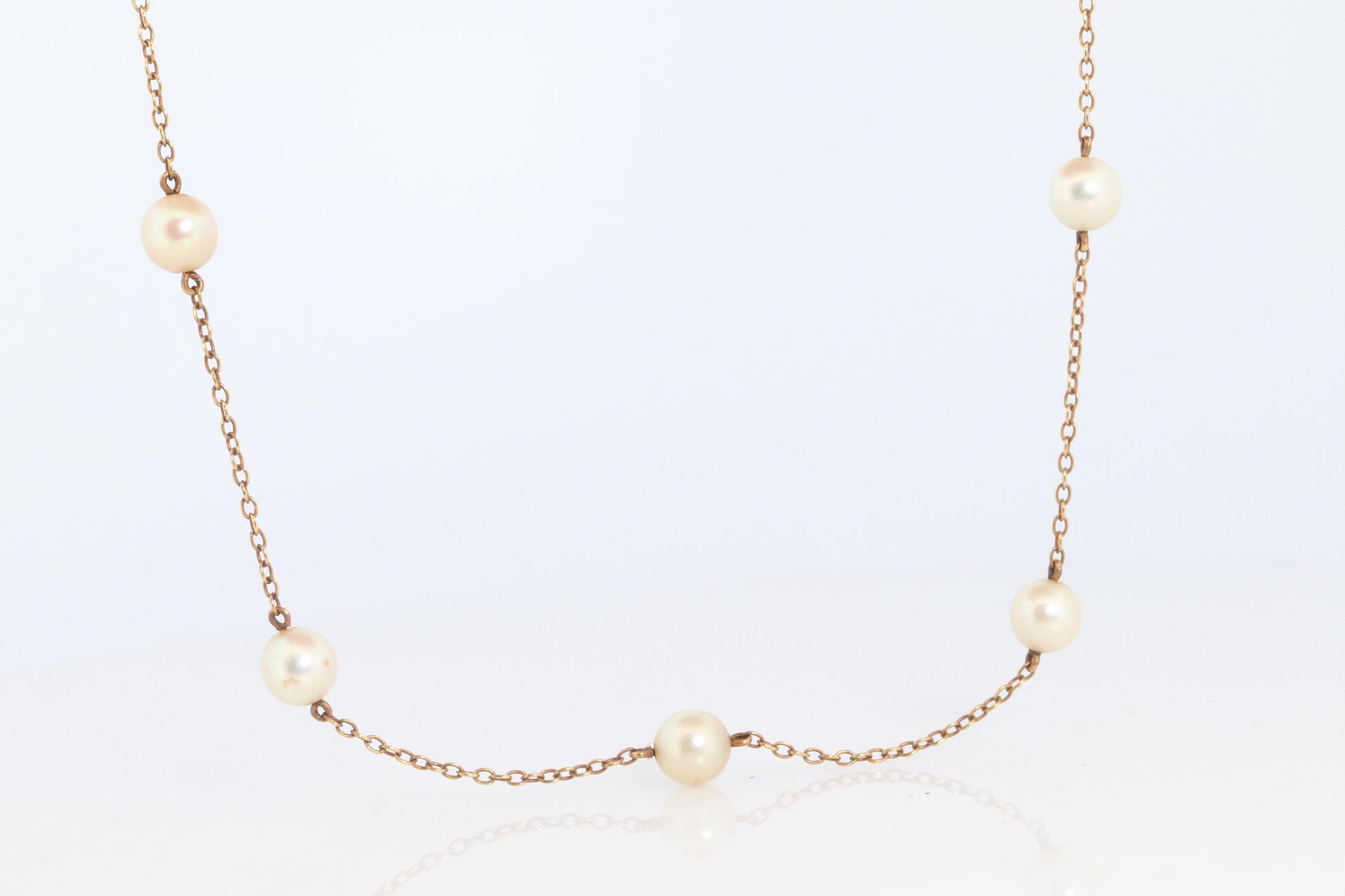MIKIMOTO 18k Gold Pearl Station Necklace. 6mm Pearls Necklace