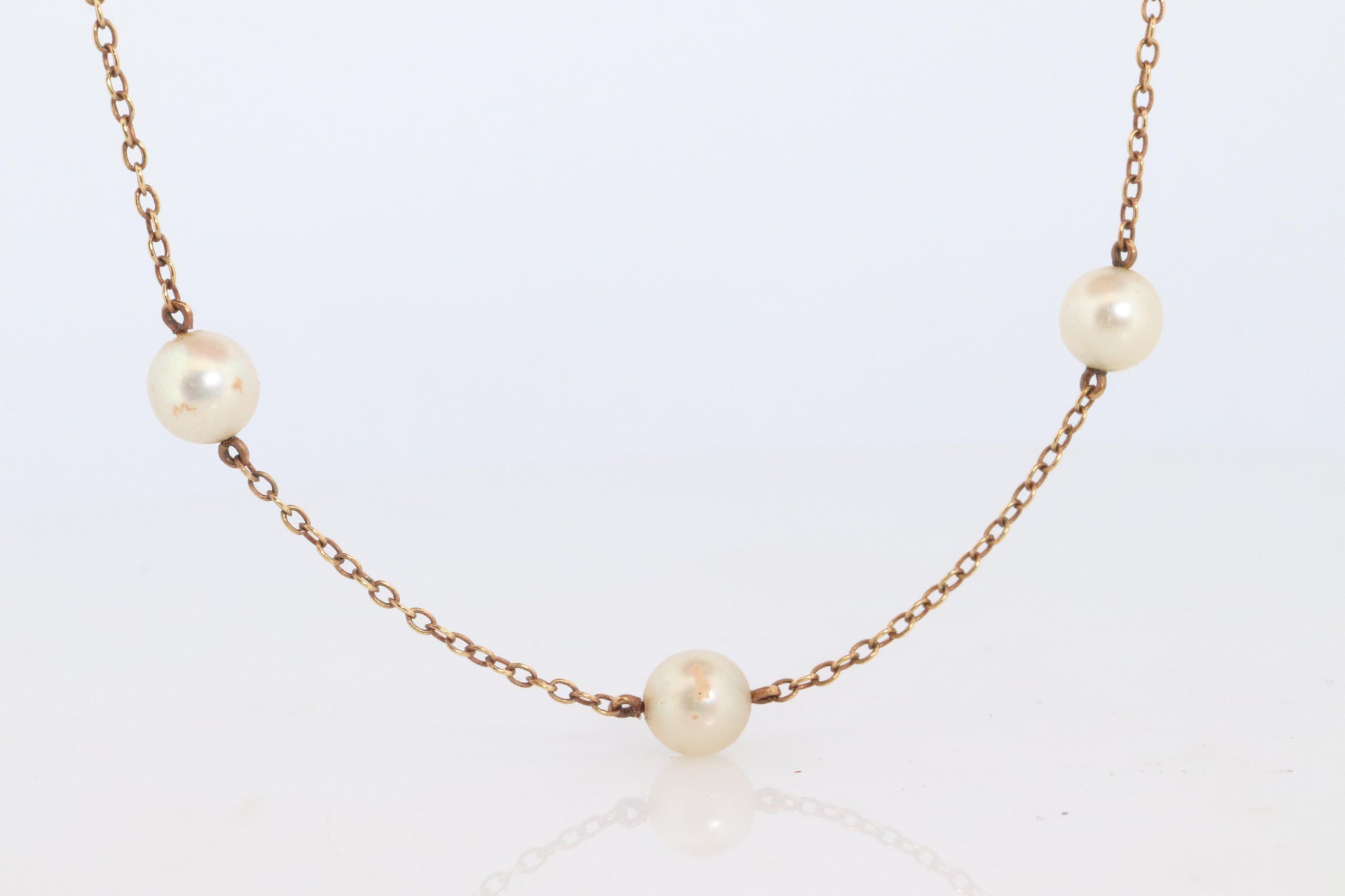 MIKIMOTO 18k Gold Pearl Station Necklace. 6mm Pearls Necklace