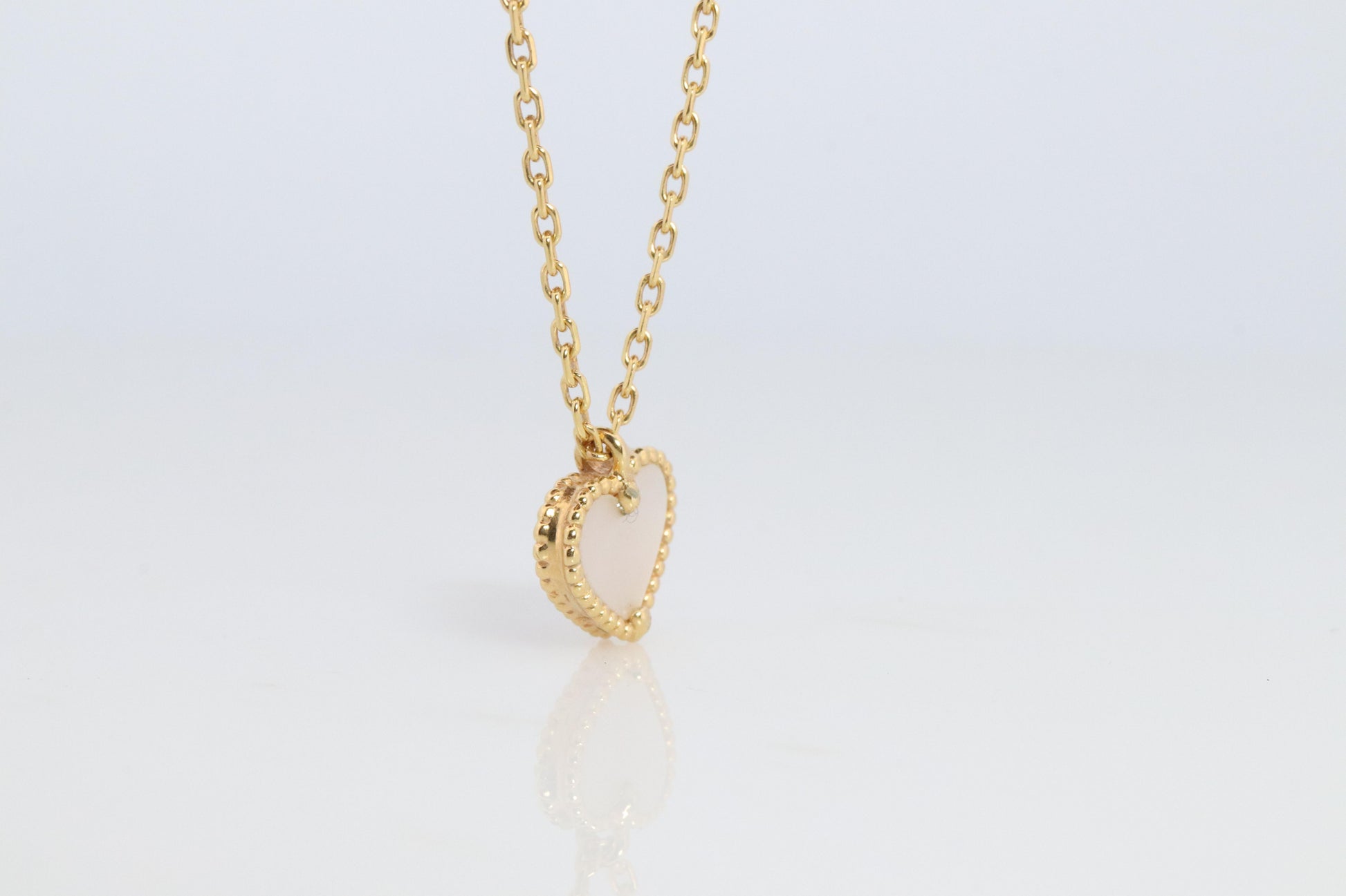 Van Cleef Arpels Sweet Heart Alhambra Necklace Genuine VCA 18k Shell Pendant