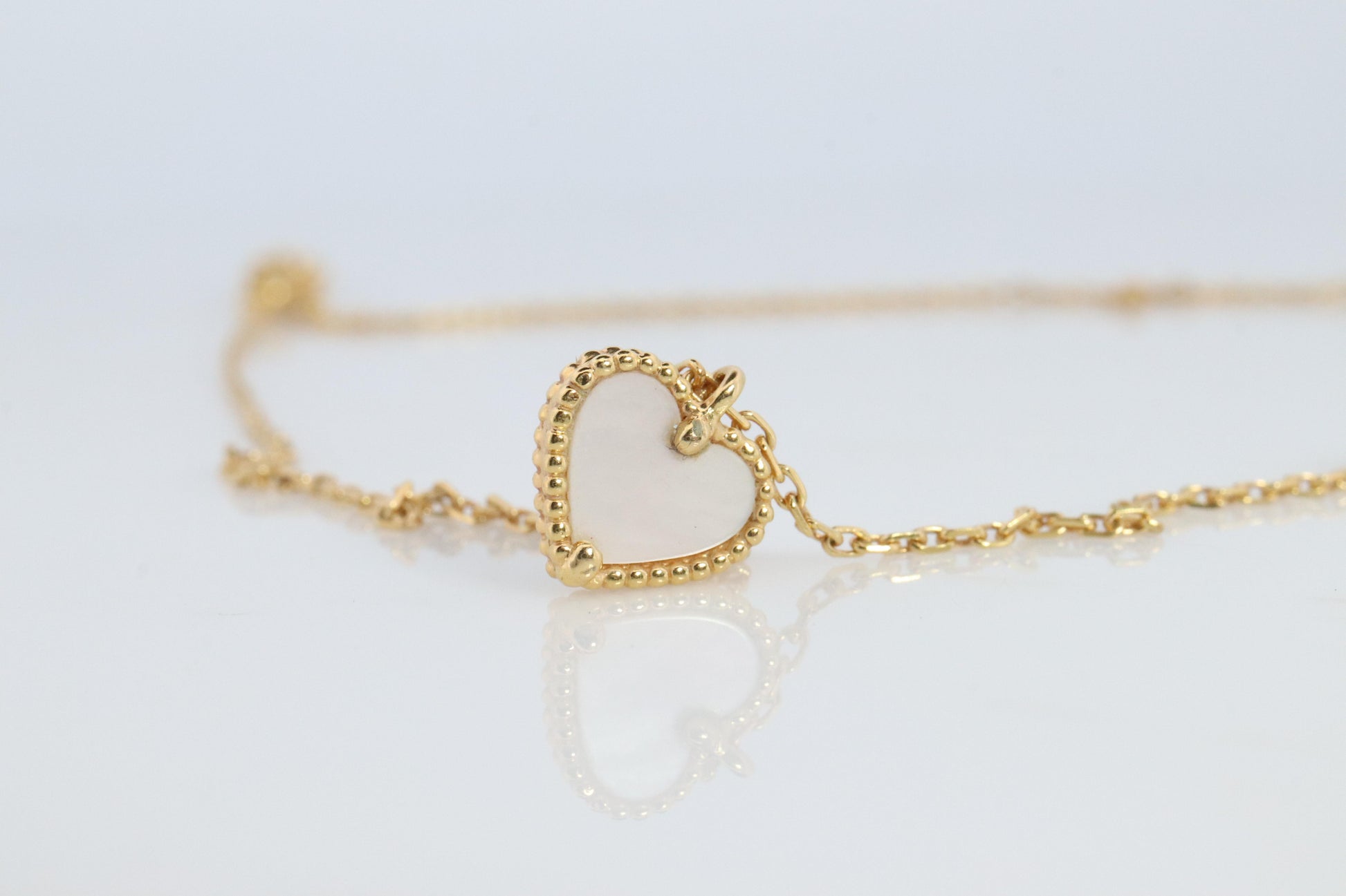Van Cleef Arpels Sweet Heart Alhambra Necklace Genuine VCA 18k Shell Pendant