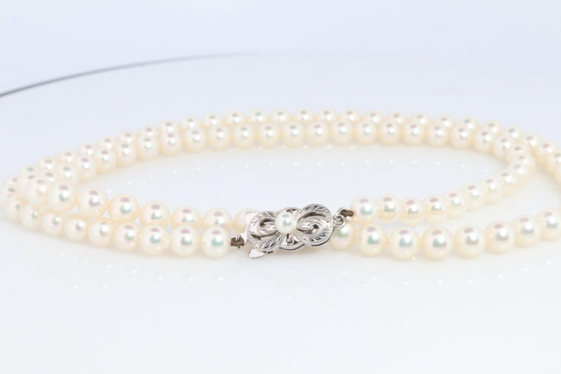 MIKIMOTO 14k White Gold Pearl Necklace. 6mm Pearls 22in Necklace.