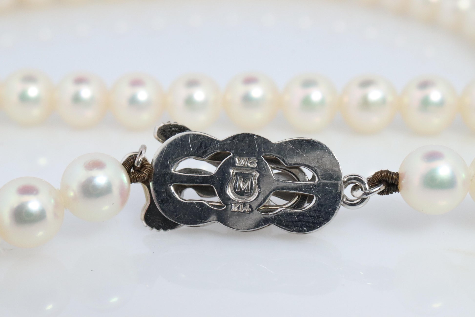 MIKIMOTO 14k White Gold Pearl Necklace. 6mm Pearls 22in Necklace.