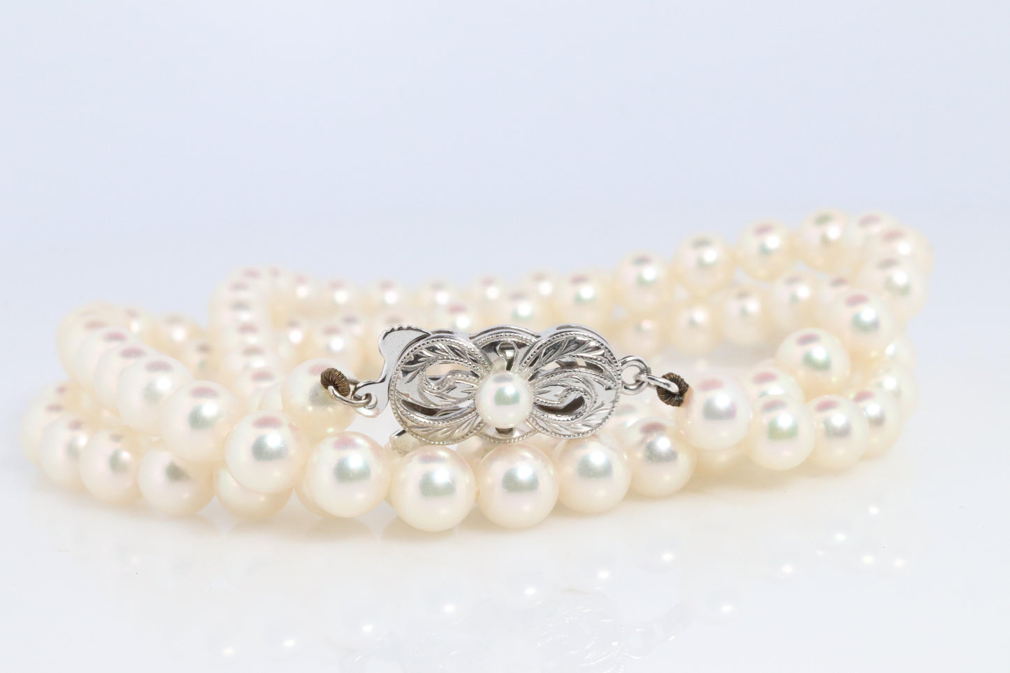 MIKIMOTO 14k White Gold Pearl Necklace. 6mm Pearls 22in Necklace.