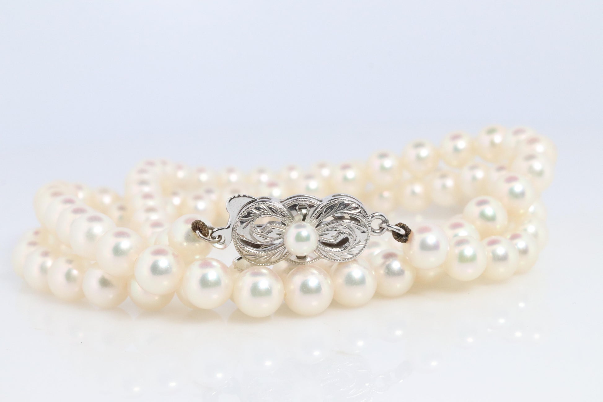 MIKIMOTO 14k White Gold Pearl Necklace. 6mm Pearls 22in Necklace.