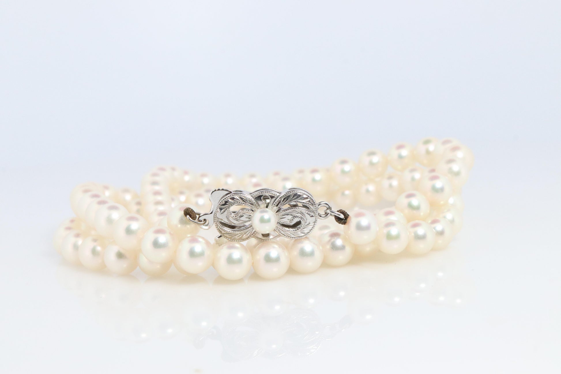 MIKIMOTO 14k White Gold Pearl Necklace. 6mm Pearls 22in Necklace.