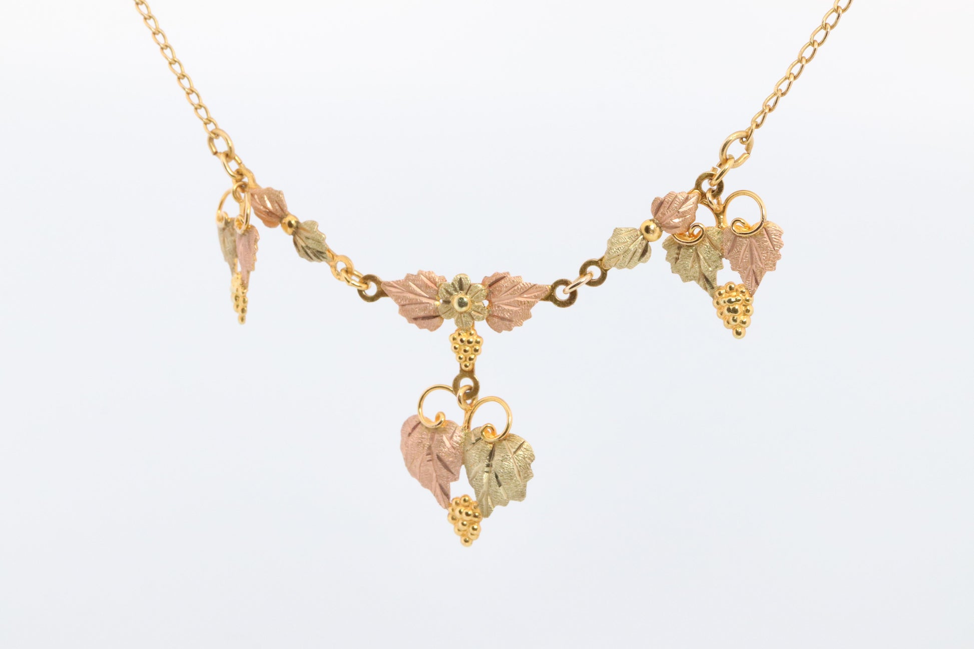 Black Hills Gold Pendant Necklace. 10k 12k Black Hills Station Vine Leaf Cluster