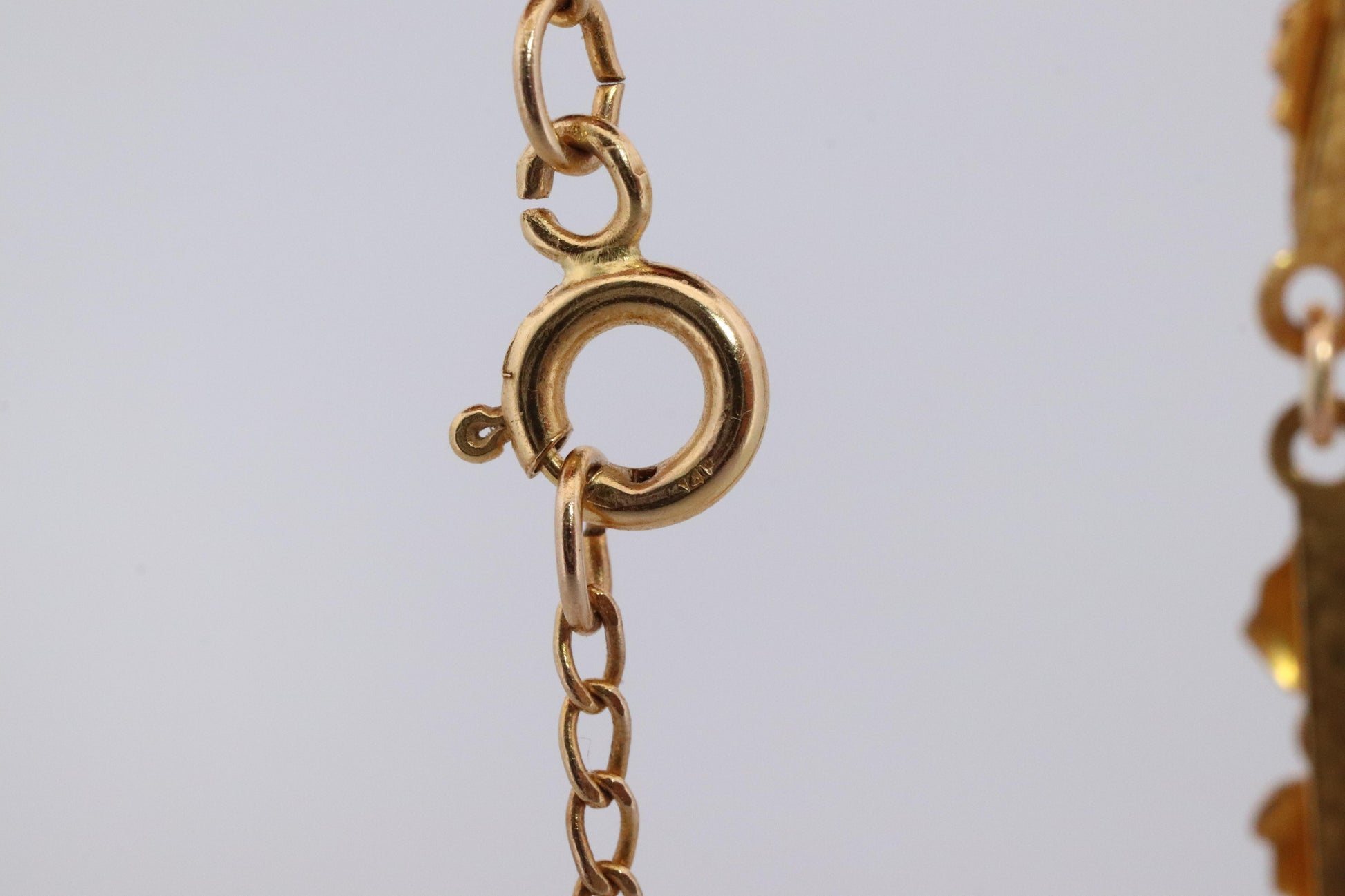 Black Hills Gold Pendant Necklace. 10k 12k Black Hills Station Vine Leaf Cluster
