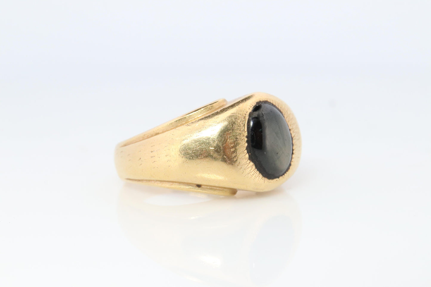 14k Black Star Sapphire Oval Cabochon ring. Large Heavy Sapphire Bezel set.