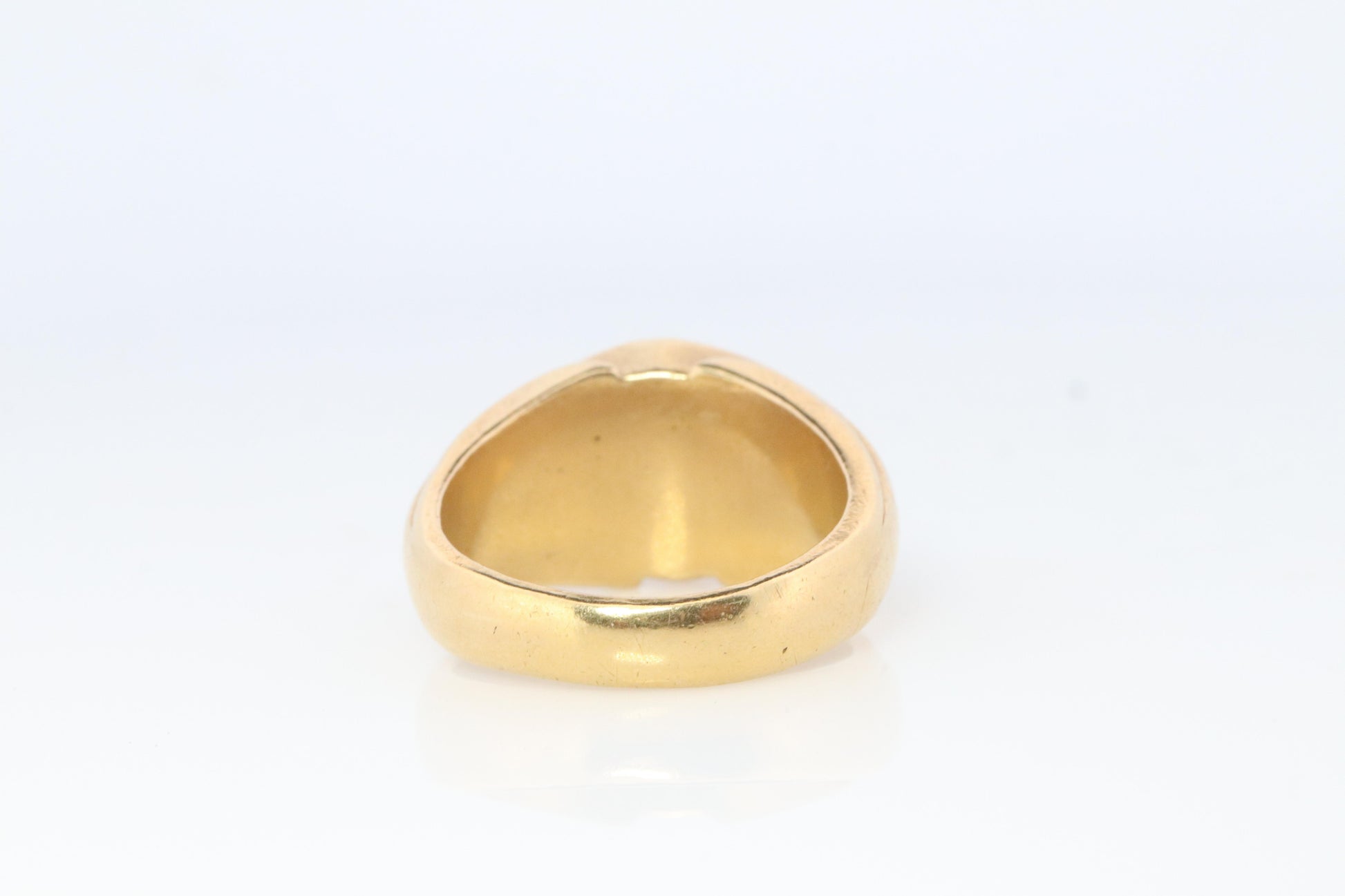 14k Black Star Sapphire Oval Cabochon ring. Large Heavy Sapphire Bezel set.