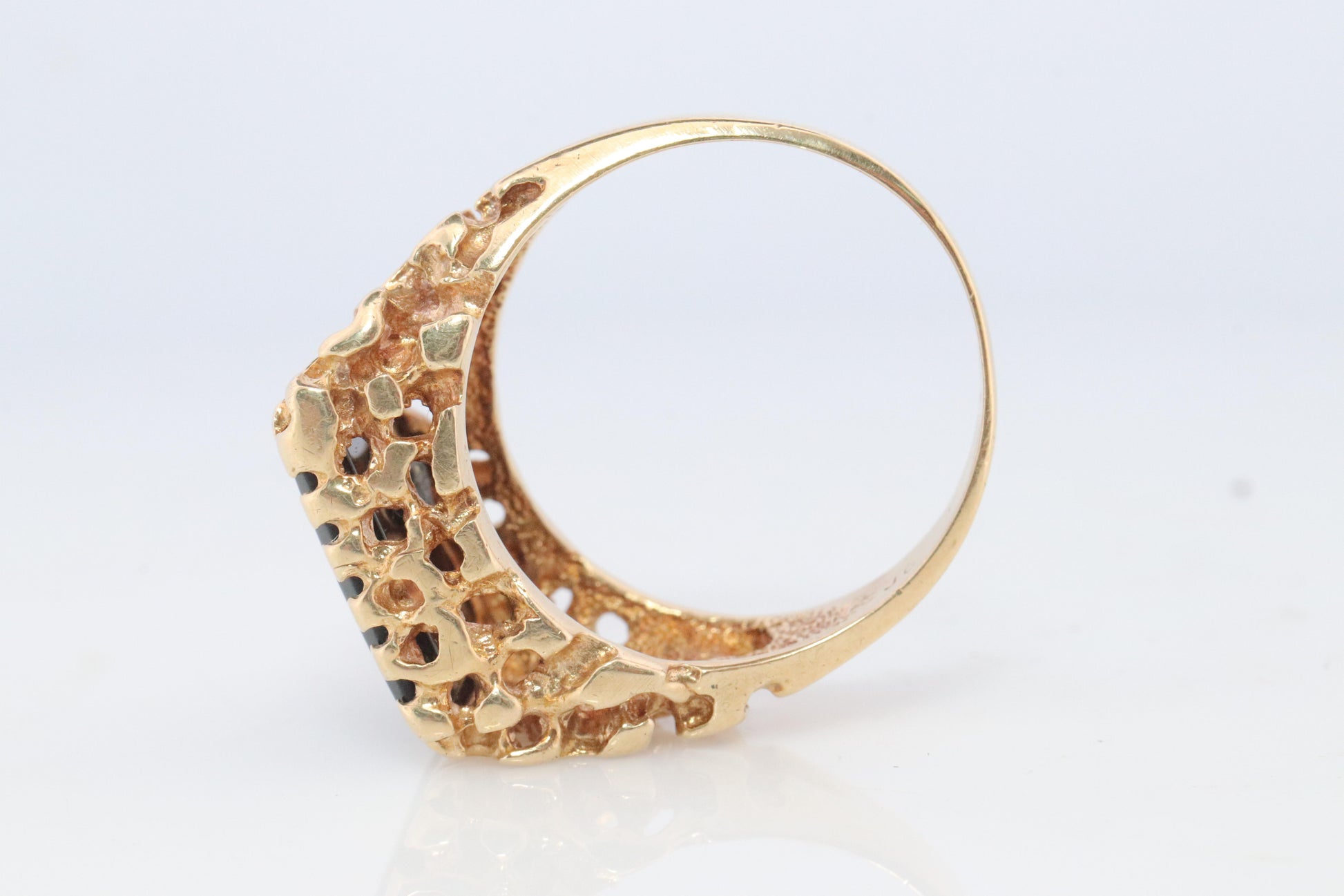 10k Gold ONYX ring. 10k YG Nugget Onxy and Diamond Signet Ring.