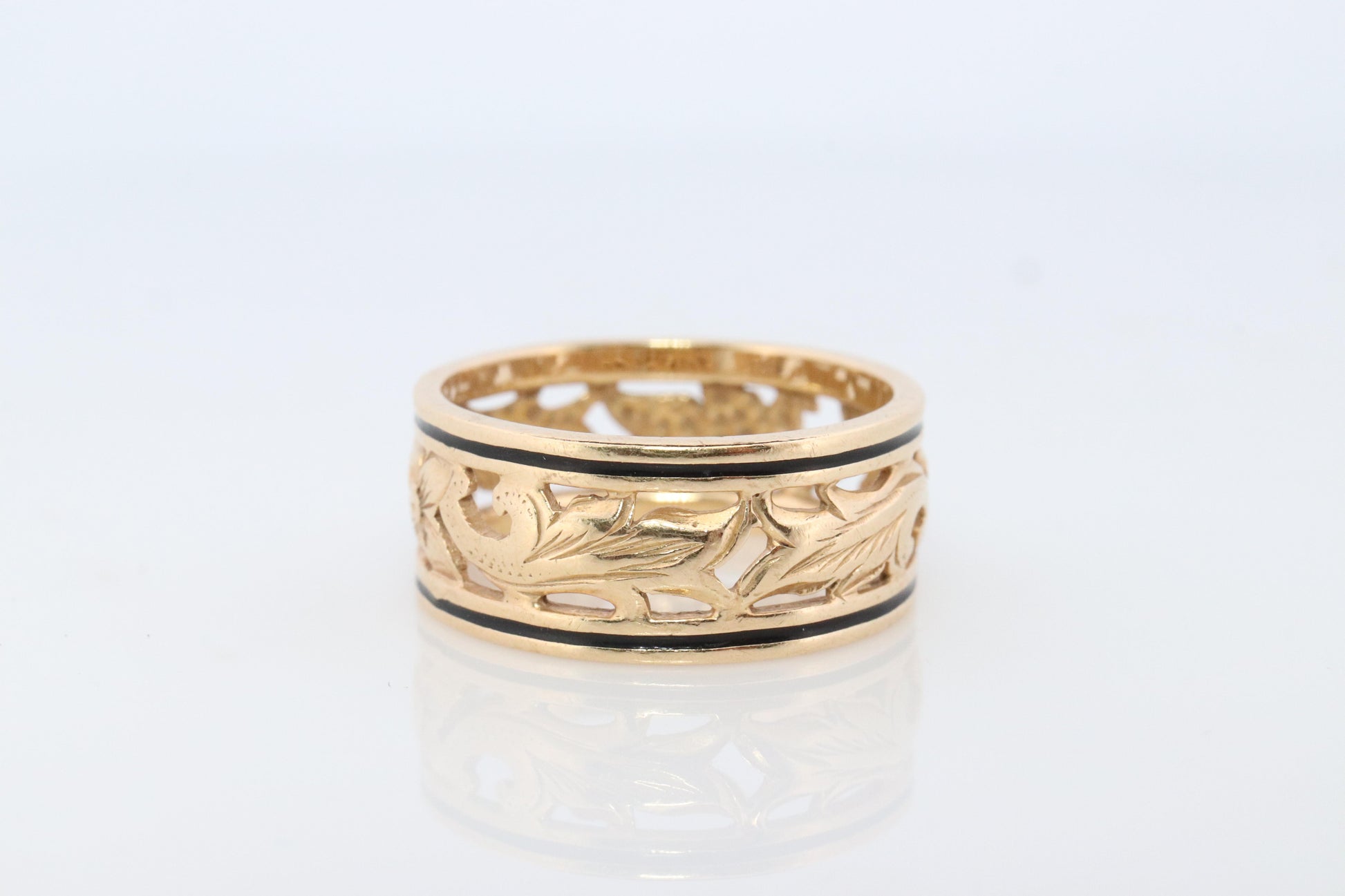 14k Wide Filigree Daisy Ornate band.  Vintage Flower Embossed Engraved design.