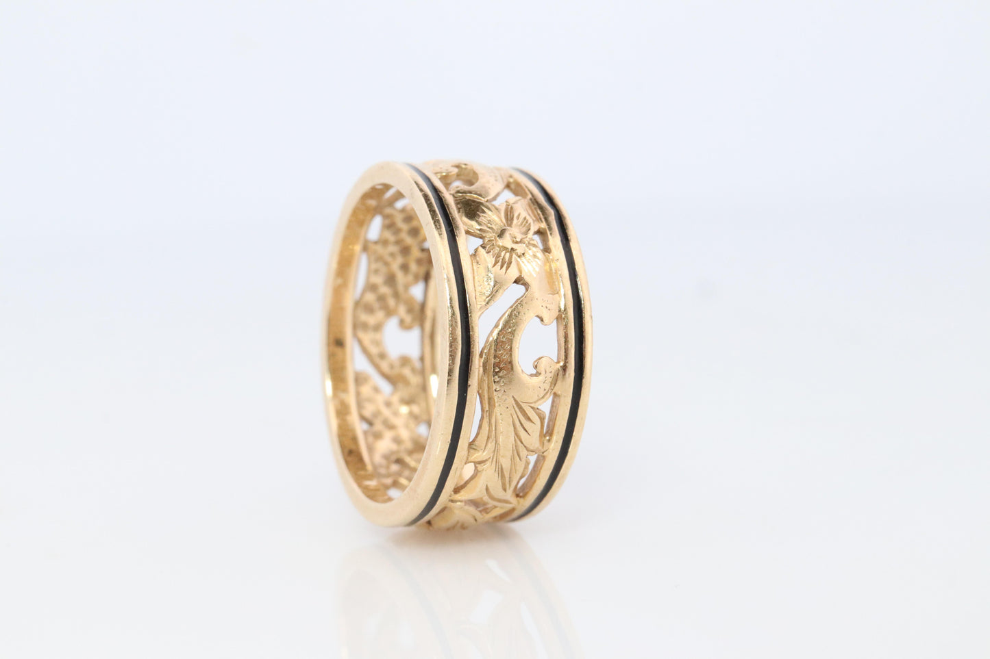 14k Wide Filigree Daisy Ornate band.  Vintage Flower Embossed Engraved design.