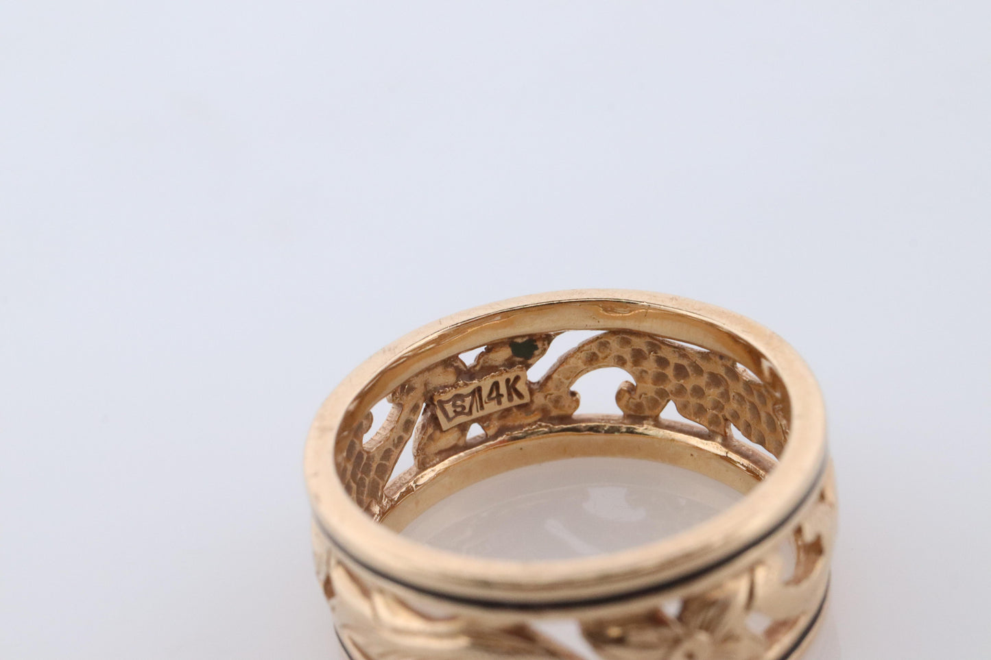 14k Wide Filigree Daisy Ornate band.  Vintage Flower Embossed Engraved design.