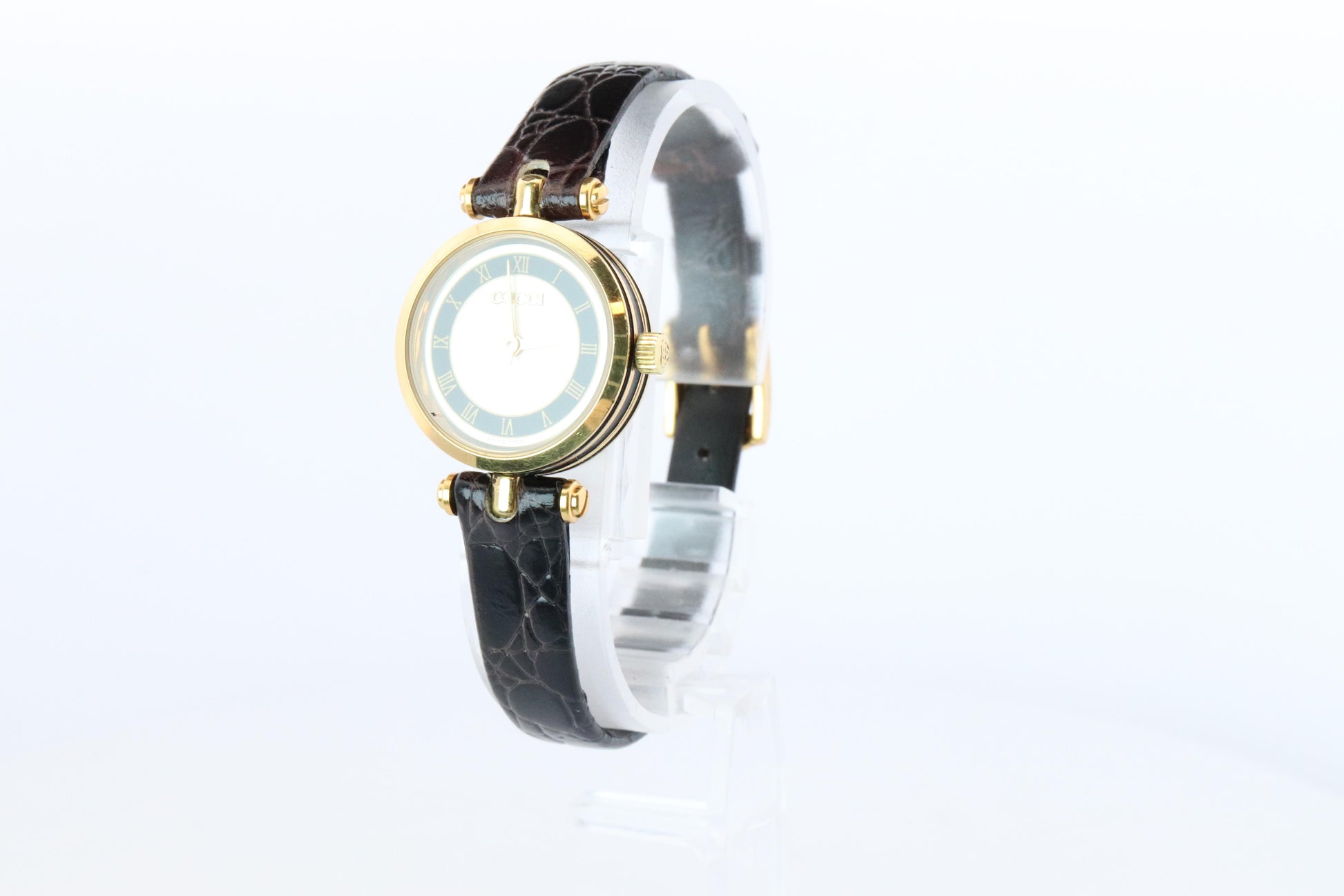 Vintage GUCCI Shelly Line Leather Watch Timepiece. 2000L Gucci Lane Black