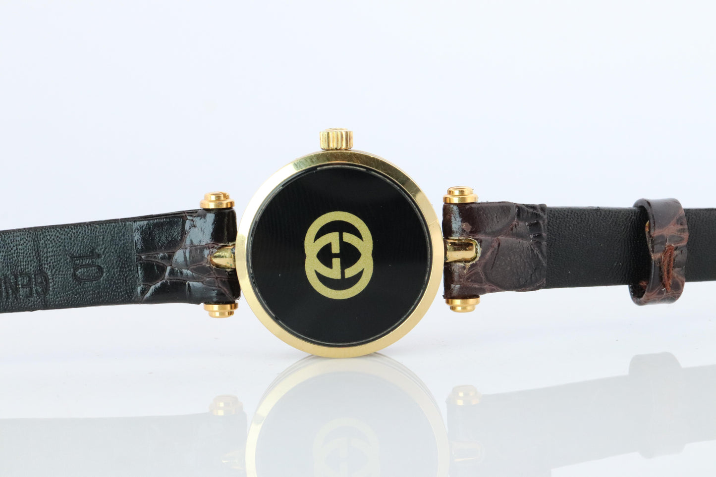 Vintage GUCCI Shelly Line Leather Watch Timepiece. 2000L Gucci Lane Black