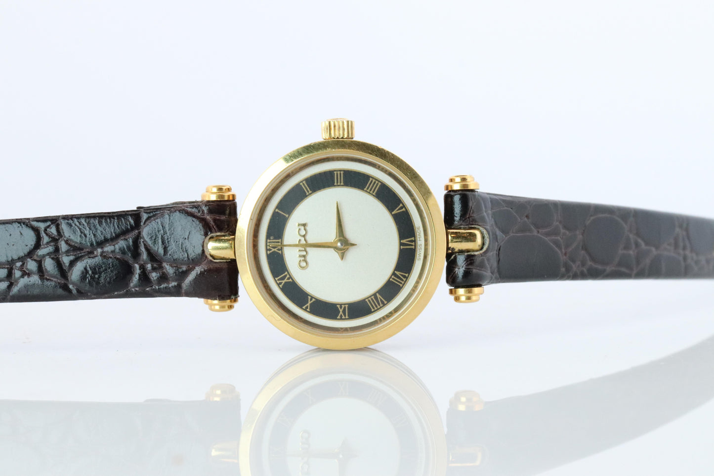Vintage GUCCI Shelly Line Leather Watch Timepiece. 2000L Gucci Lane Black