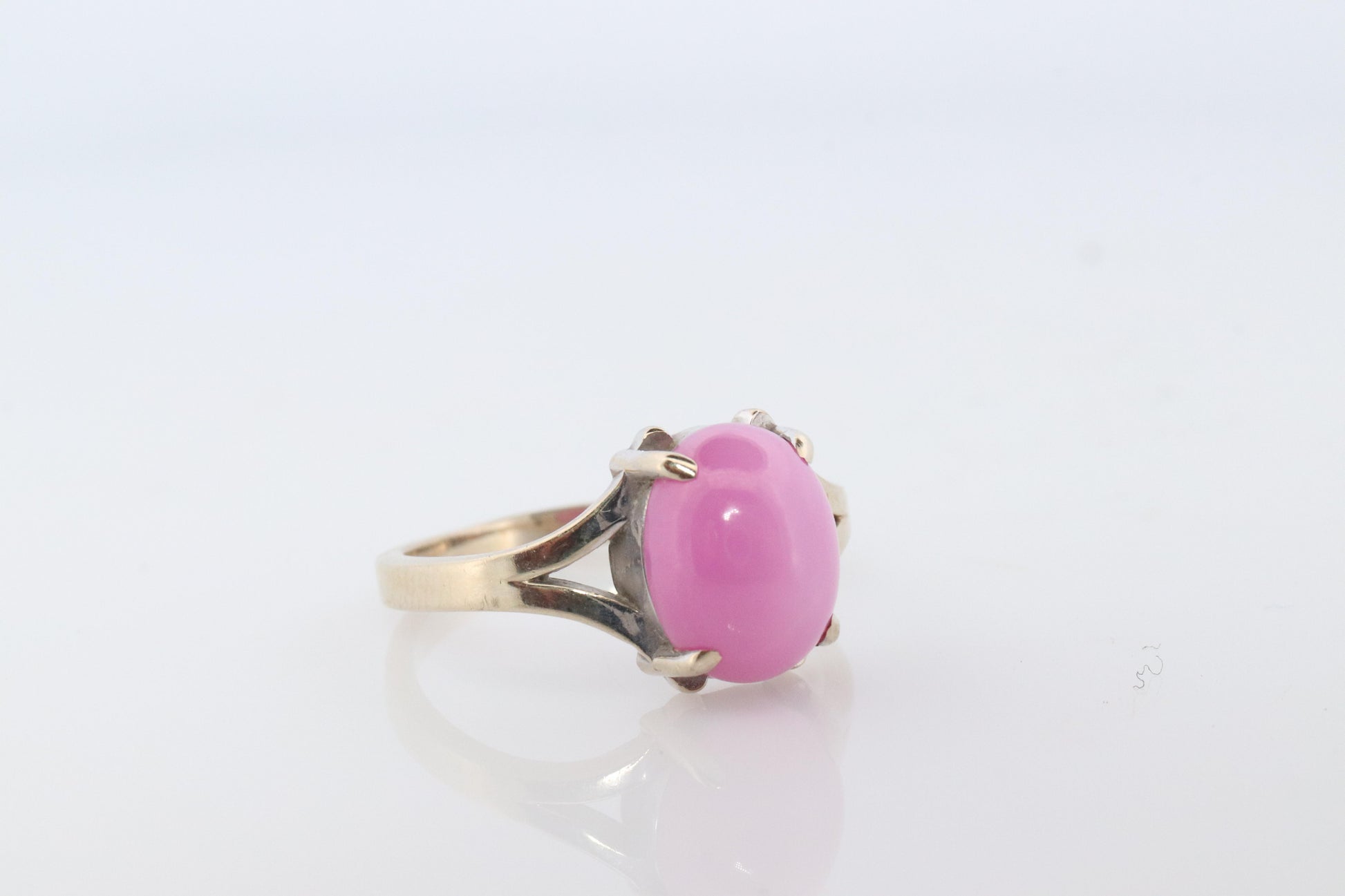PINK STAR Ruby Solitaire ring. 14k White gold. Star Sapphire Cabochon Ring.
