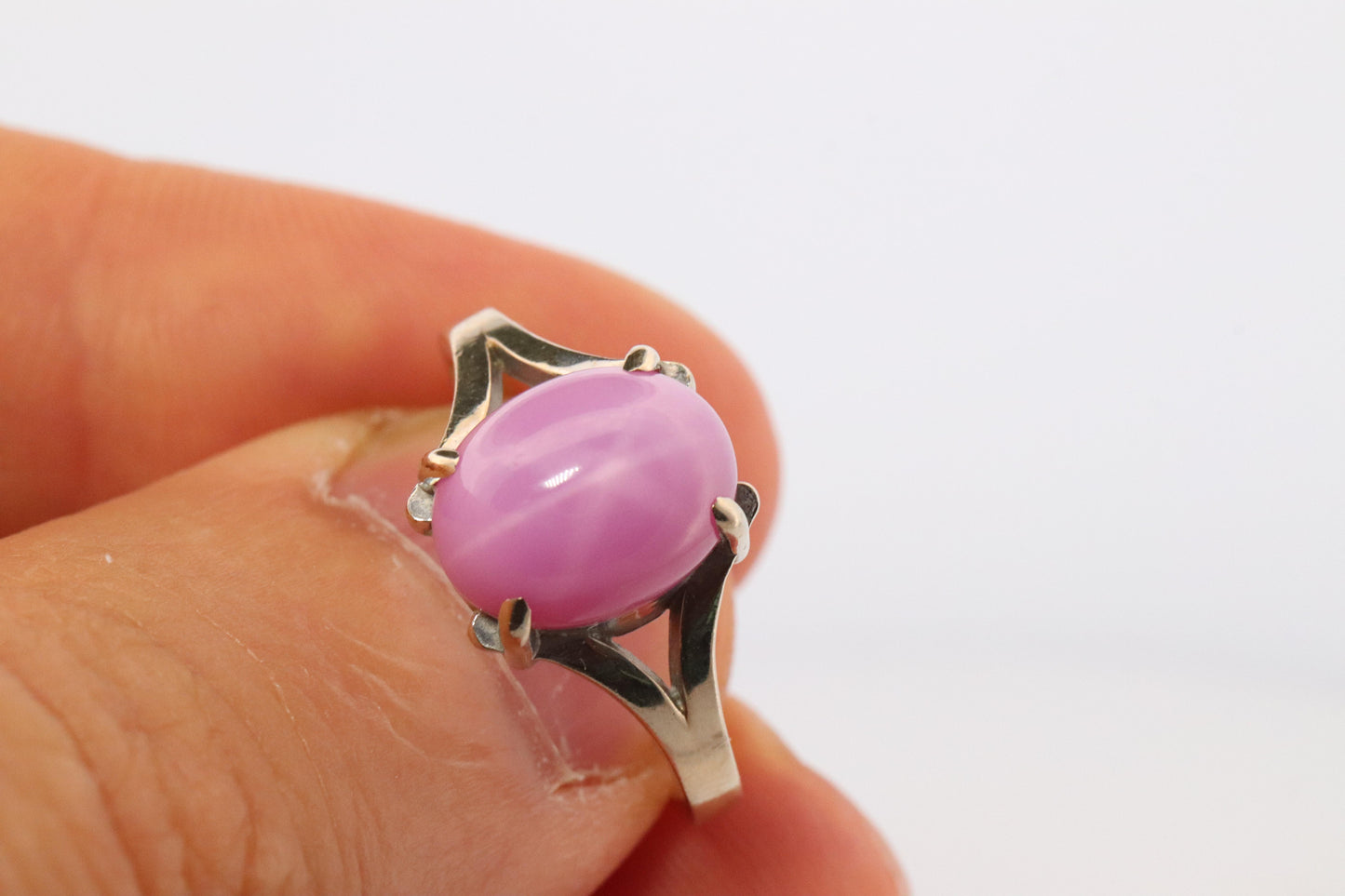 PINK STAR Ruby Solitaire ring. 14k White gold. Star Sapphire Cabochon Ring.