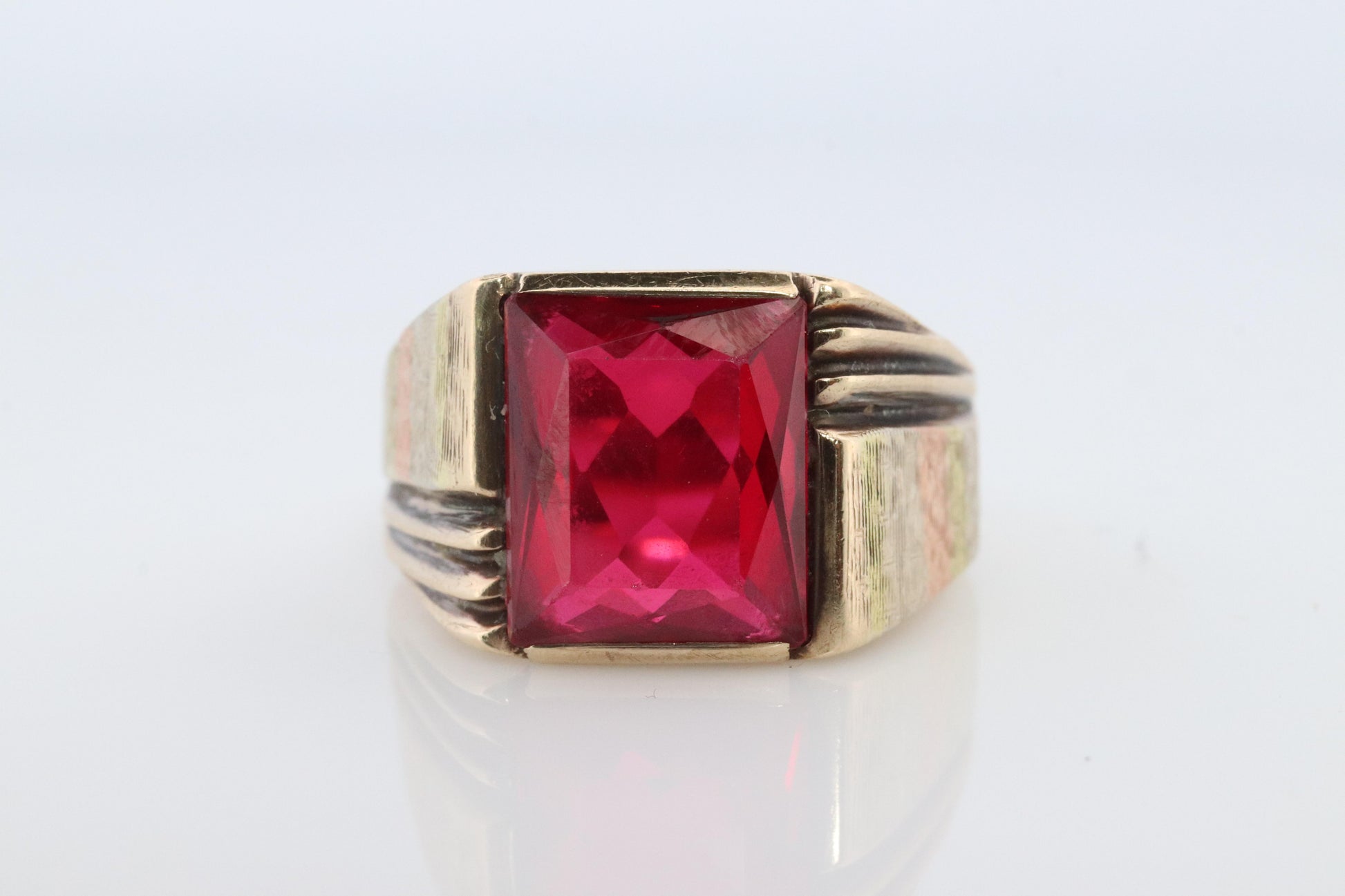10K Ruby ring. 10k Yellow Gold Mens LC Ruby Signet Ring