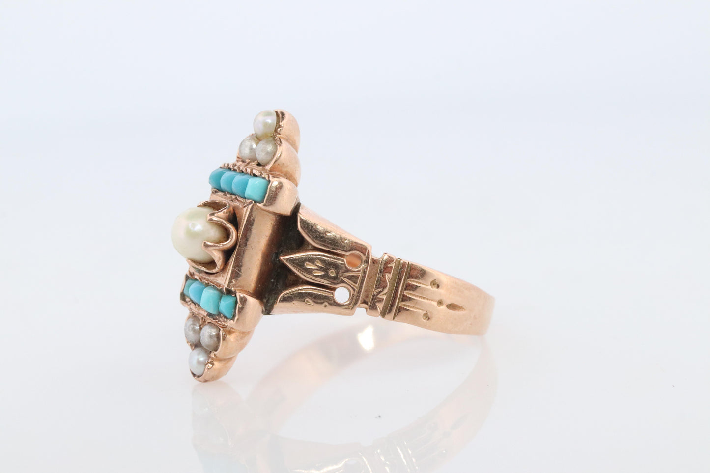 Victorian 14k Turquoise Cabochon and Pearl Seed Ring. 14k Victorian ornate Vine