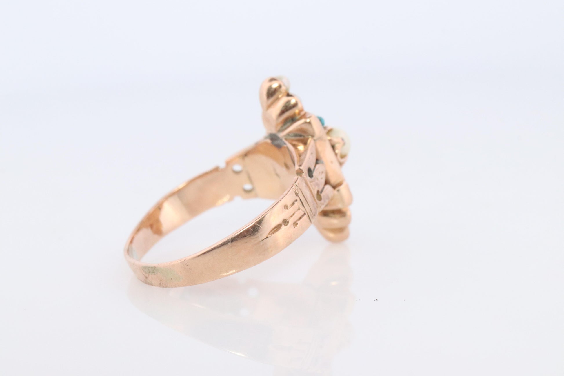 Victorian 14k Turquoise Cabochon and Pearl Seed Ring. 14k Victorian ornate Vine