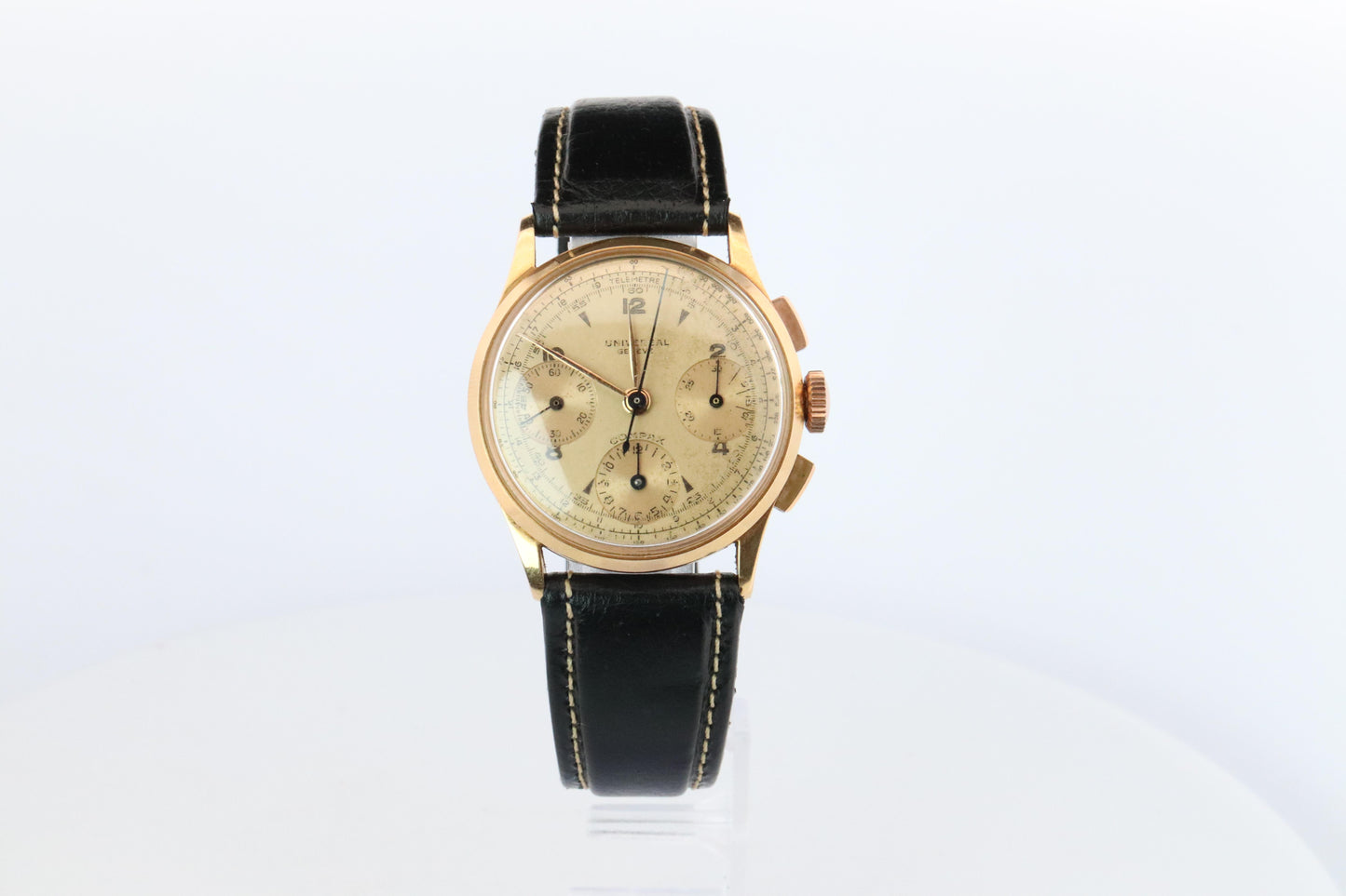 Universal Geneve 12494 Compax. 18k YG Universal Chrono Mechanical Vintage Watch.