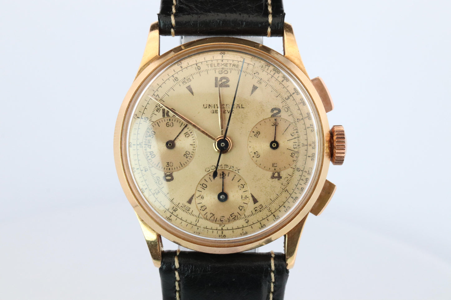 Universal Geneve 12494 Compax. 18k YG Universal Chrono Mechanical Vintage Watch.