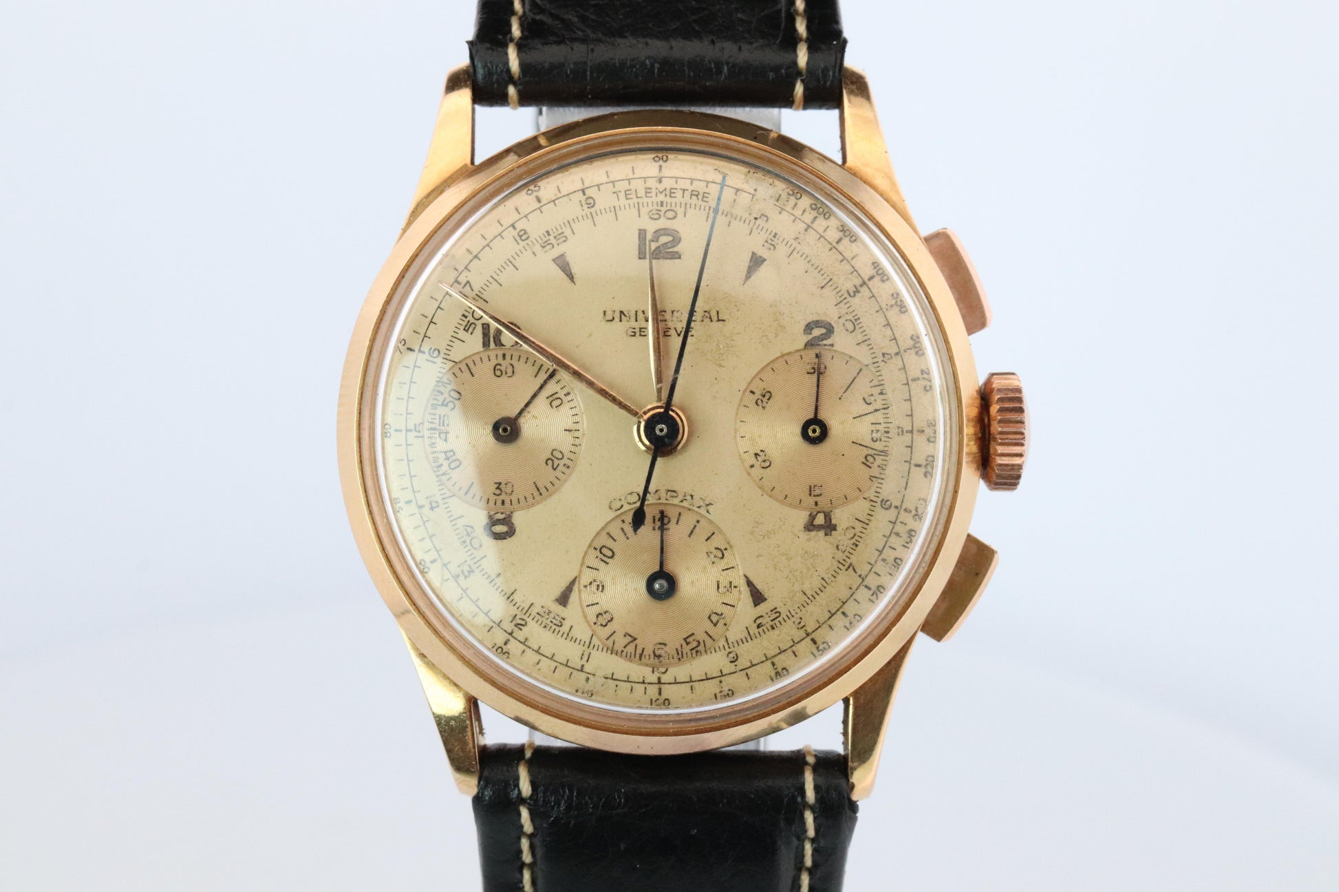 Universal Geneve 12494 Compax. 18k YG Universal Chrono Mechanical Vintage Watch.