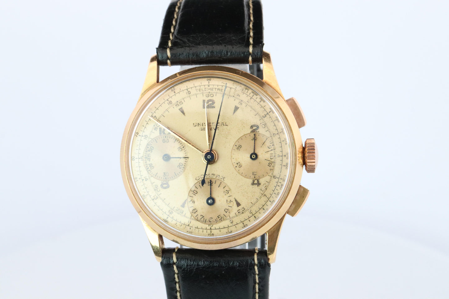 Universal Geneve 12494 Compax. 18k YG Universal Chrono Mechanical Vintage Watch.