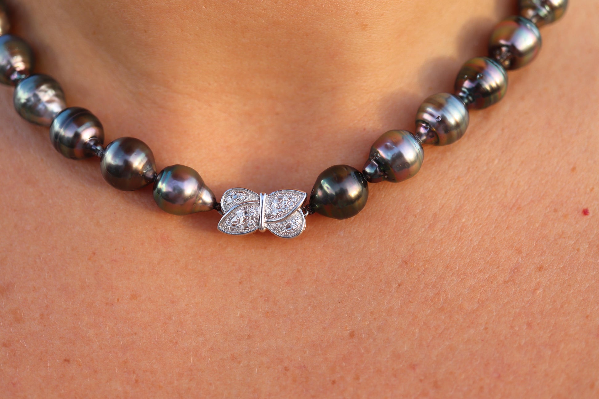 Mikimoto Pendant. Genuine 18k Gold Mikimoto Baroque Tahitian Pearl Necklace