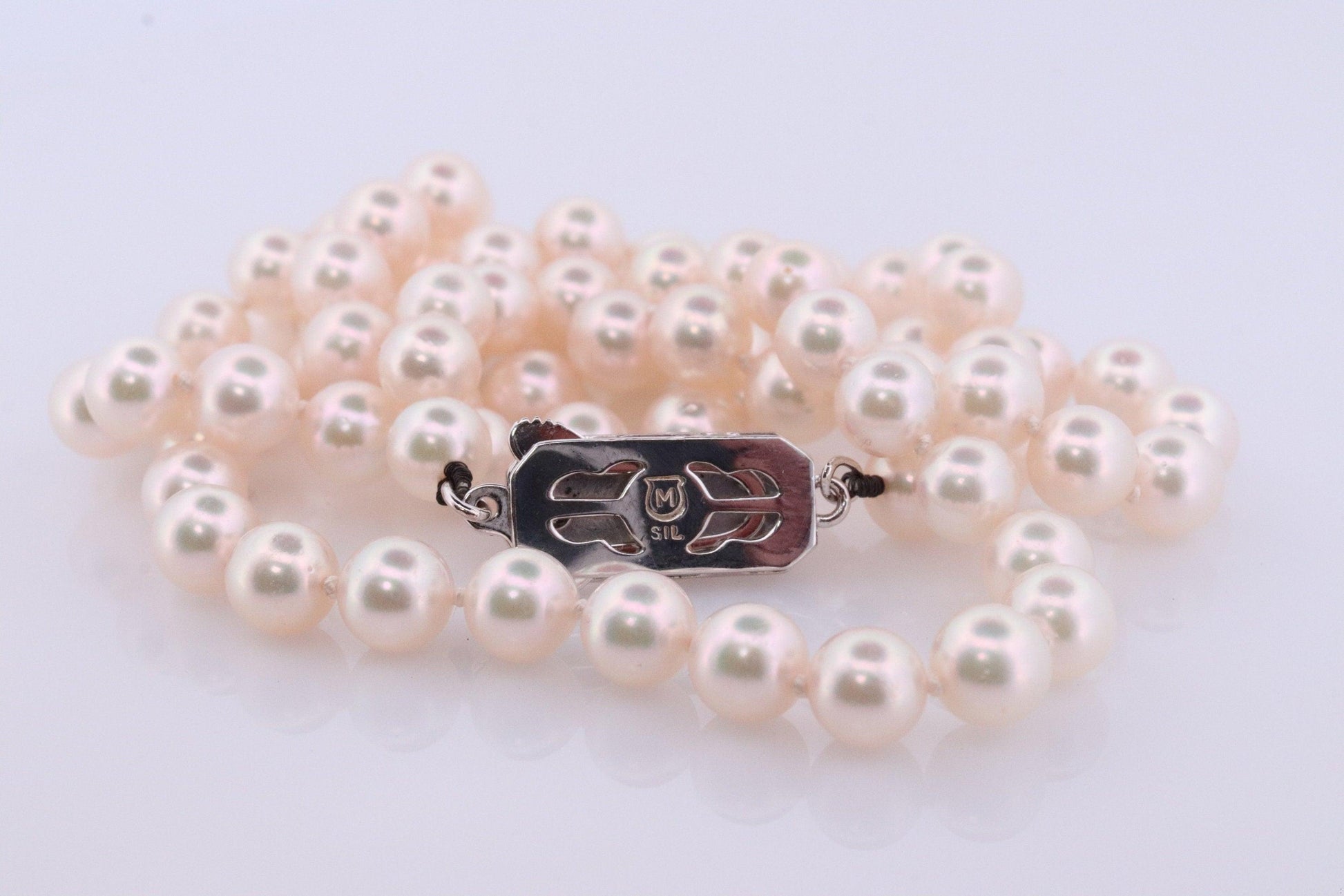 MIKIMOTO Sterling Silver Pearl Necklace. 6mm Pearls 20inch Necklace.