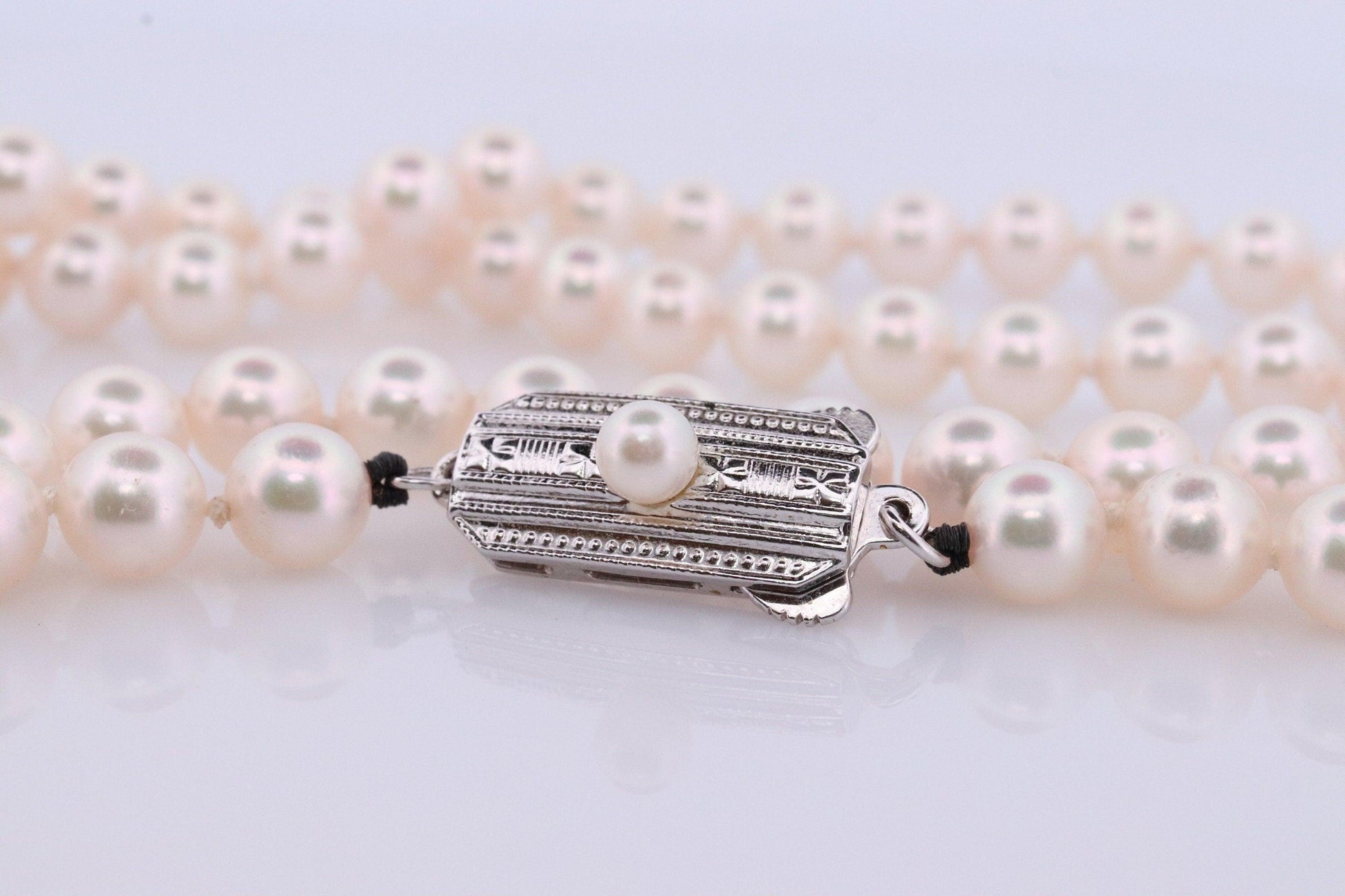 MIKIMOTO Sterling Silver Pearl Necklace. 6mm Pearls 20inch Necklace.