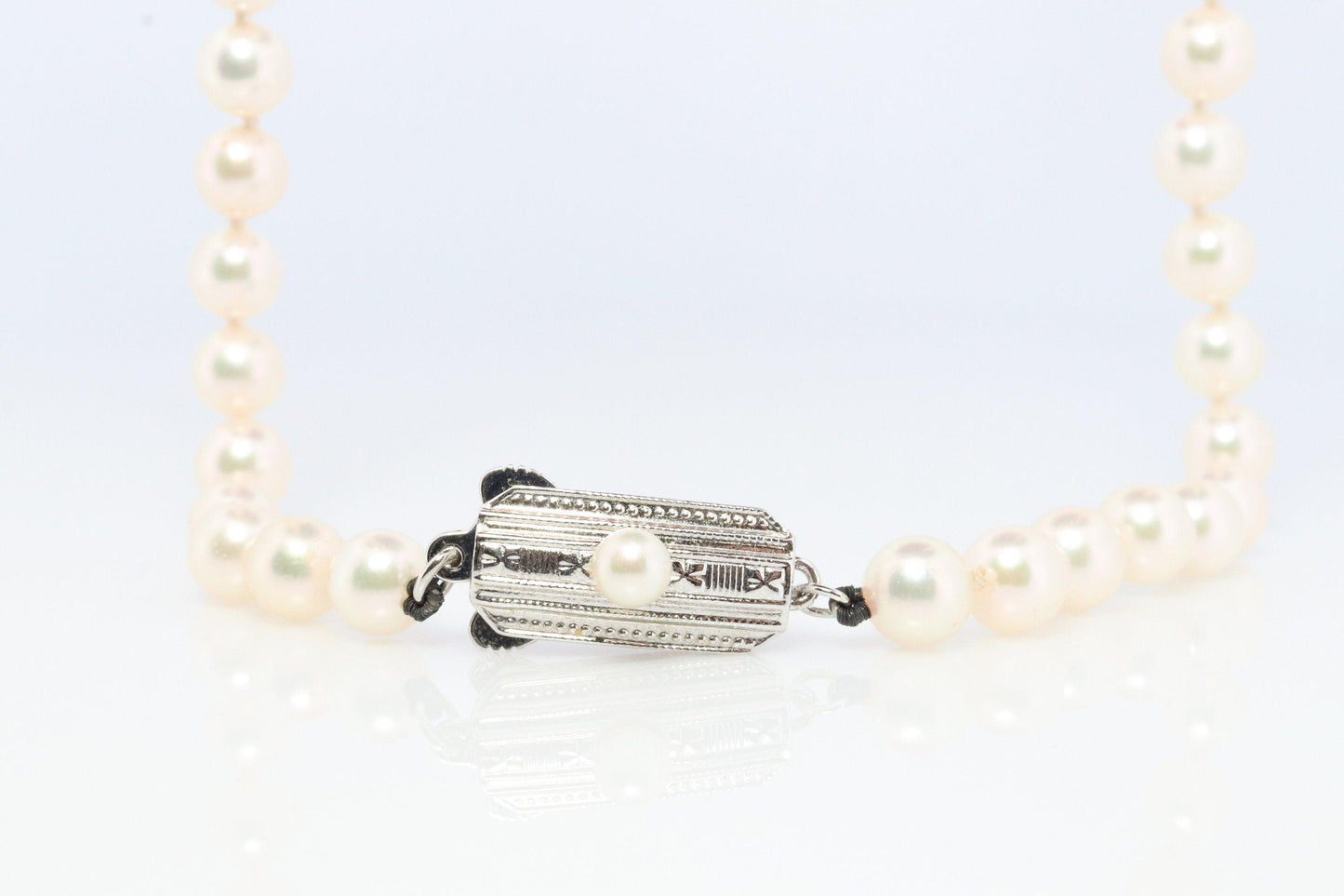 MIKIMOTO Sterling Silver Pearl Necklace. 6mm Pearls 20inch Necklace.
