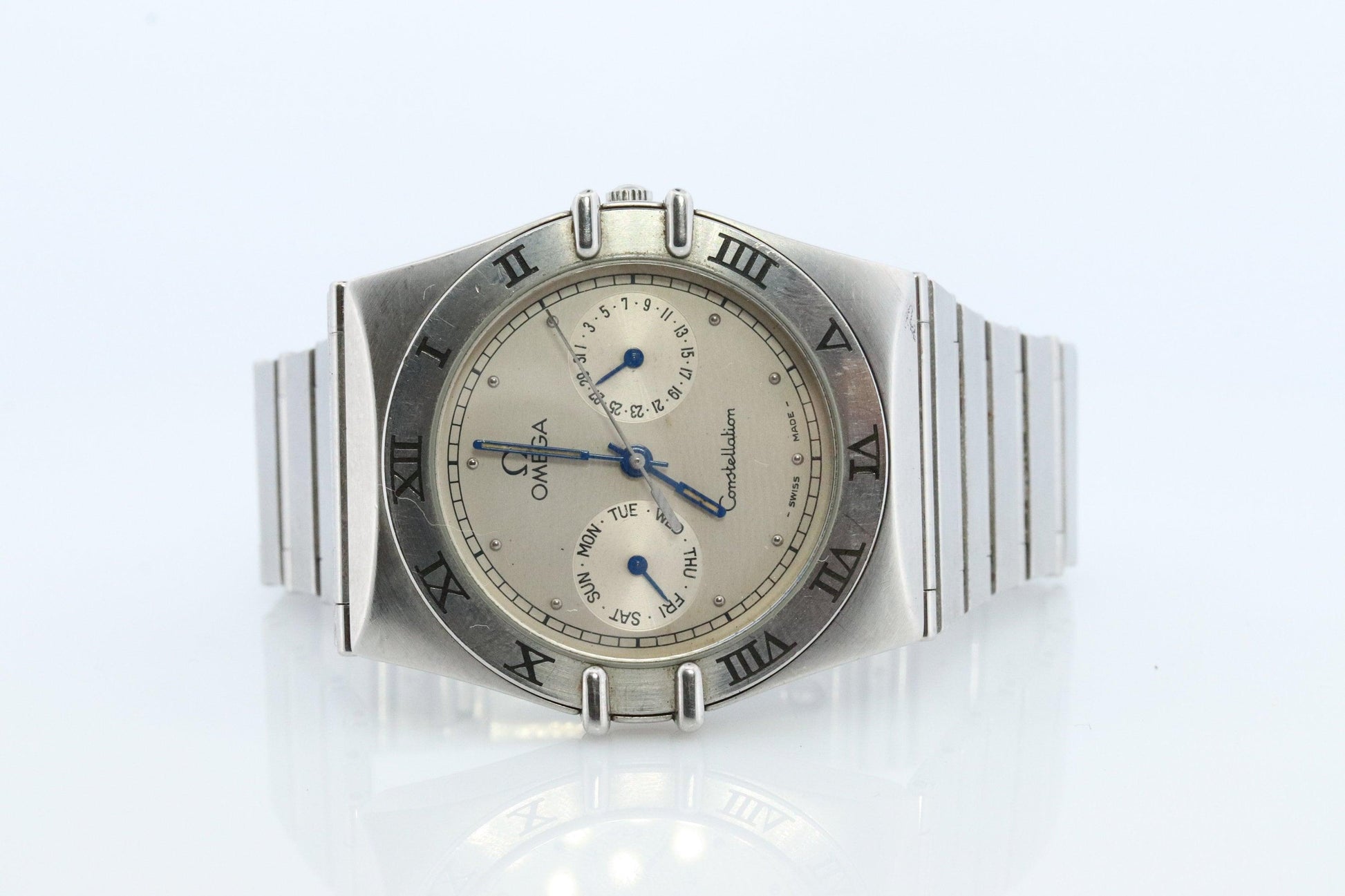 Omega Watch. Authentic Mens Omega Constellation Day Date Wristwatch.