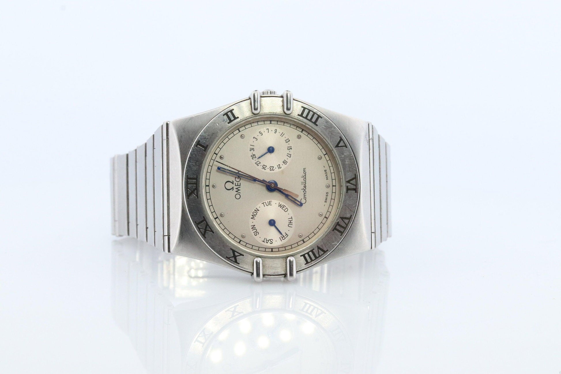 Omega Watch. Authentic Mens Omega Constellation Day Date Wristwatch.