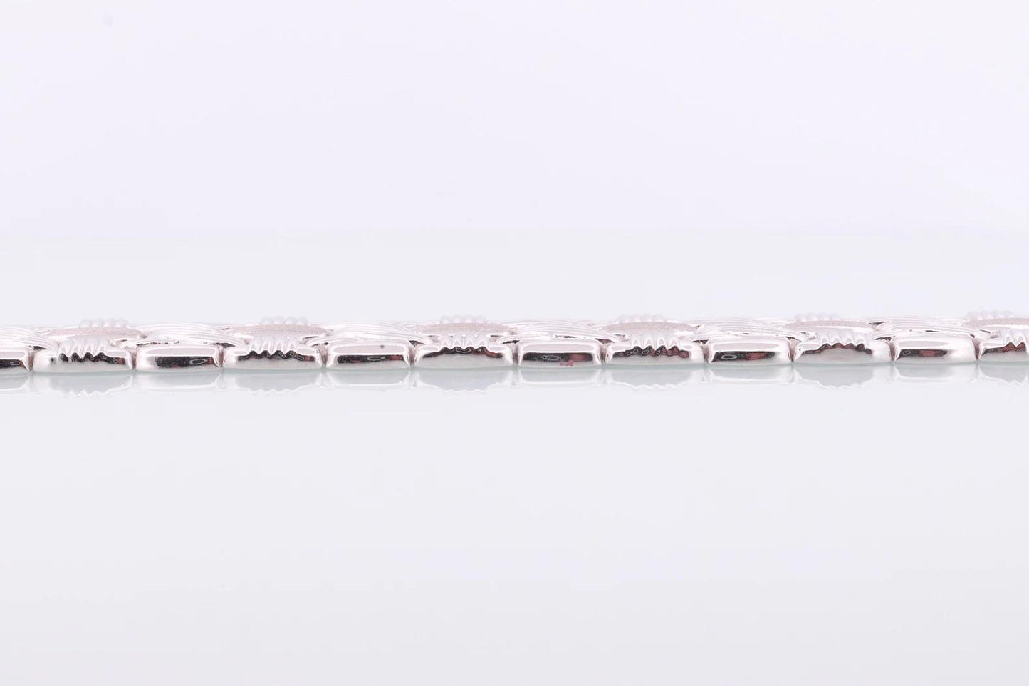 18k Woven Link Bracelet. 18k White Gold by RCI Braid Link bracelet. 23g 7.25in