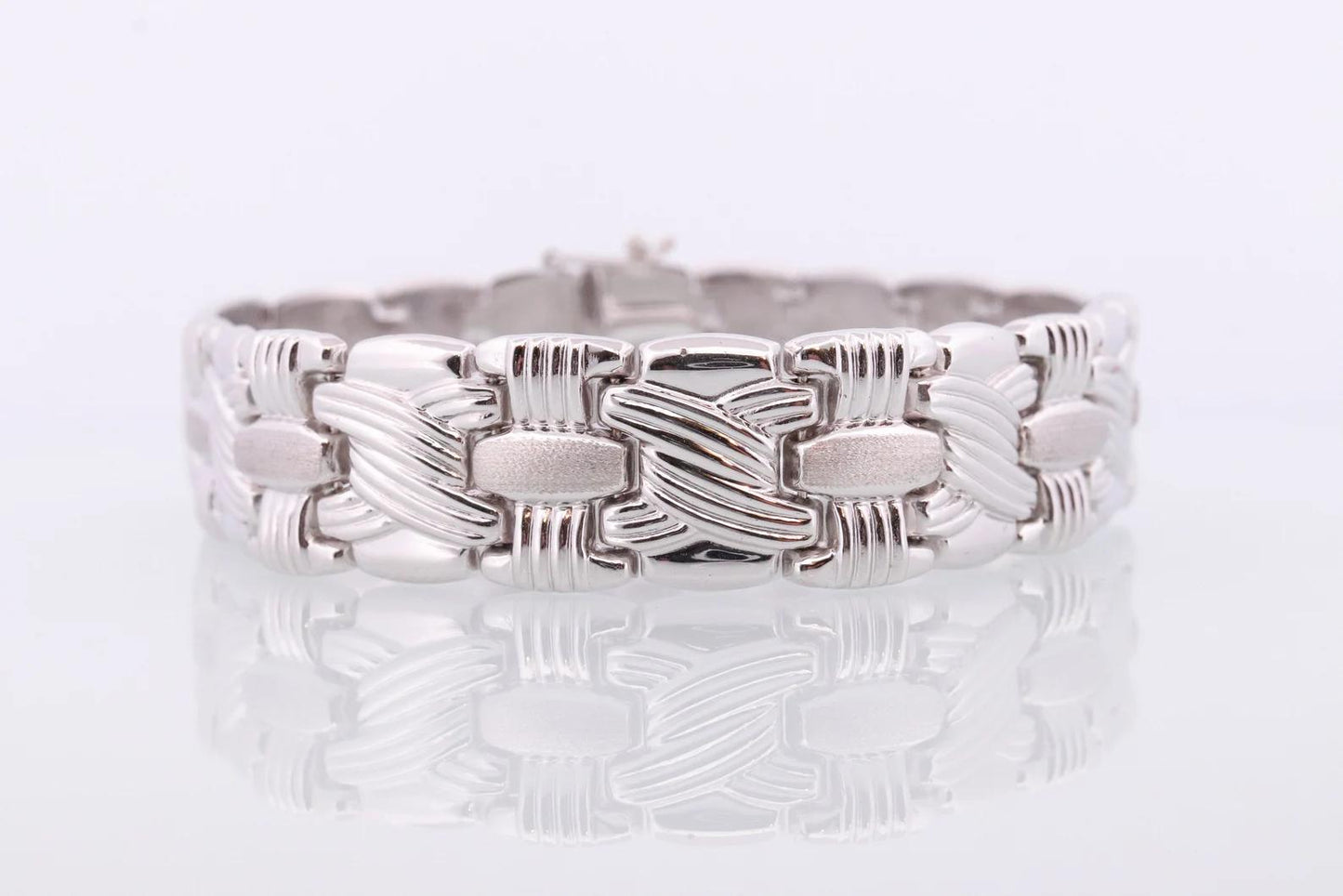 18k Woven Link Bracelet. 18k White Gold by RCI Braid Link bracelet. 23g 7.25in